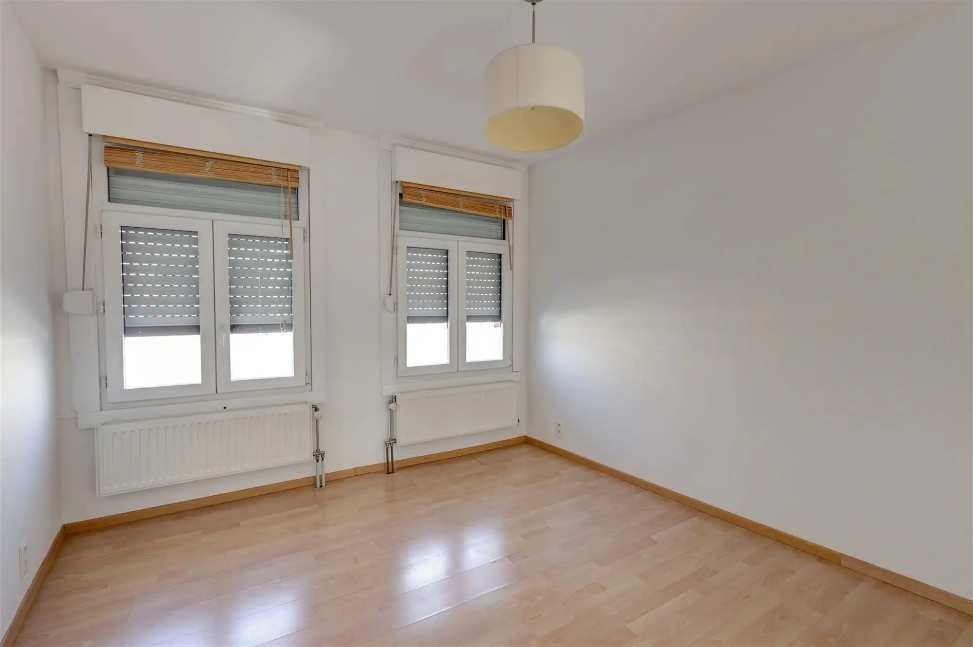 Moderne gezinswoning met twee slaapkamers en tuin foto 5