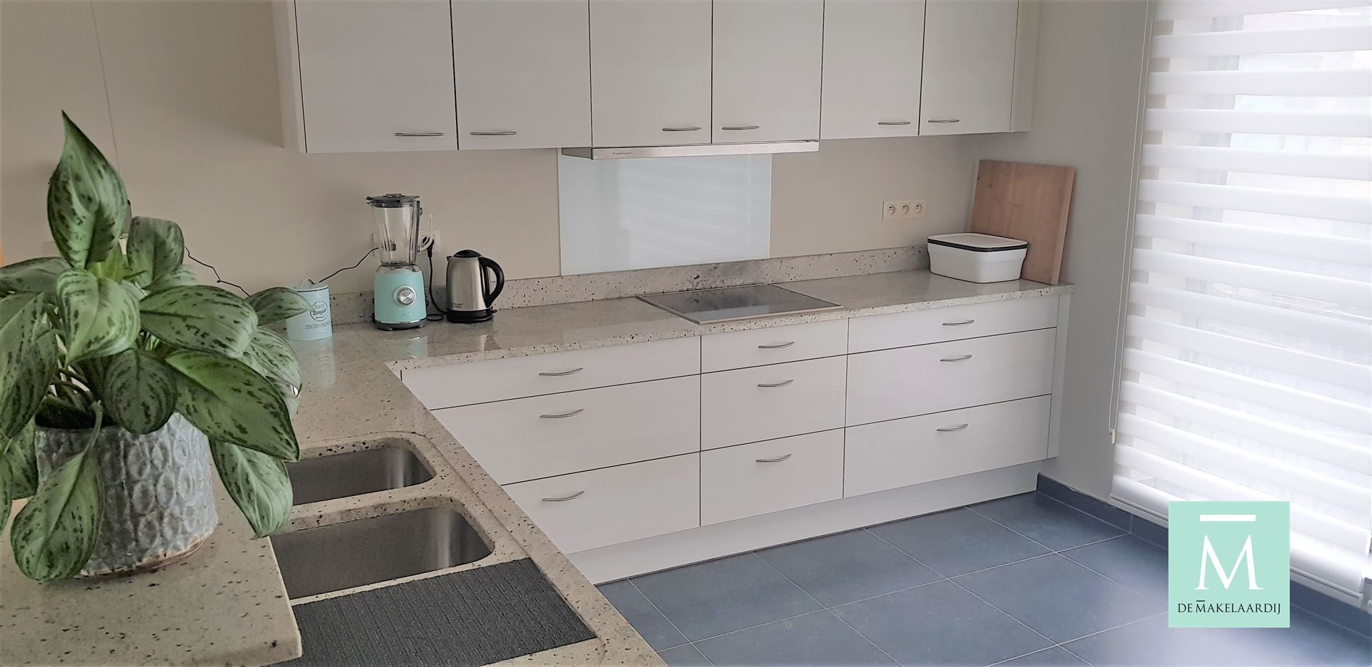 Instapklaar luxeappartement met 3 slaapkamers en dubbele garagebox. foto 3