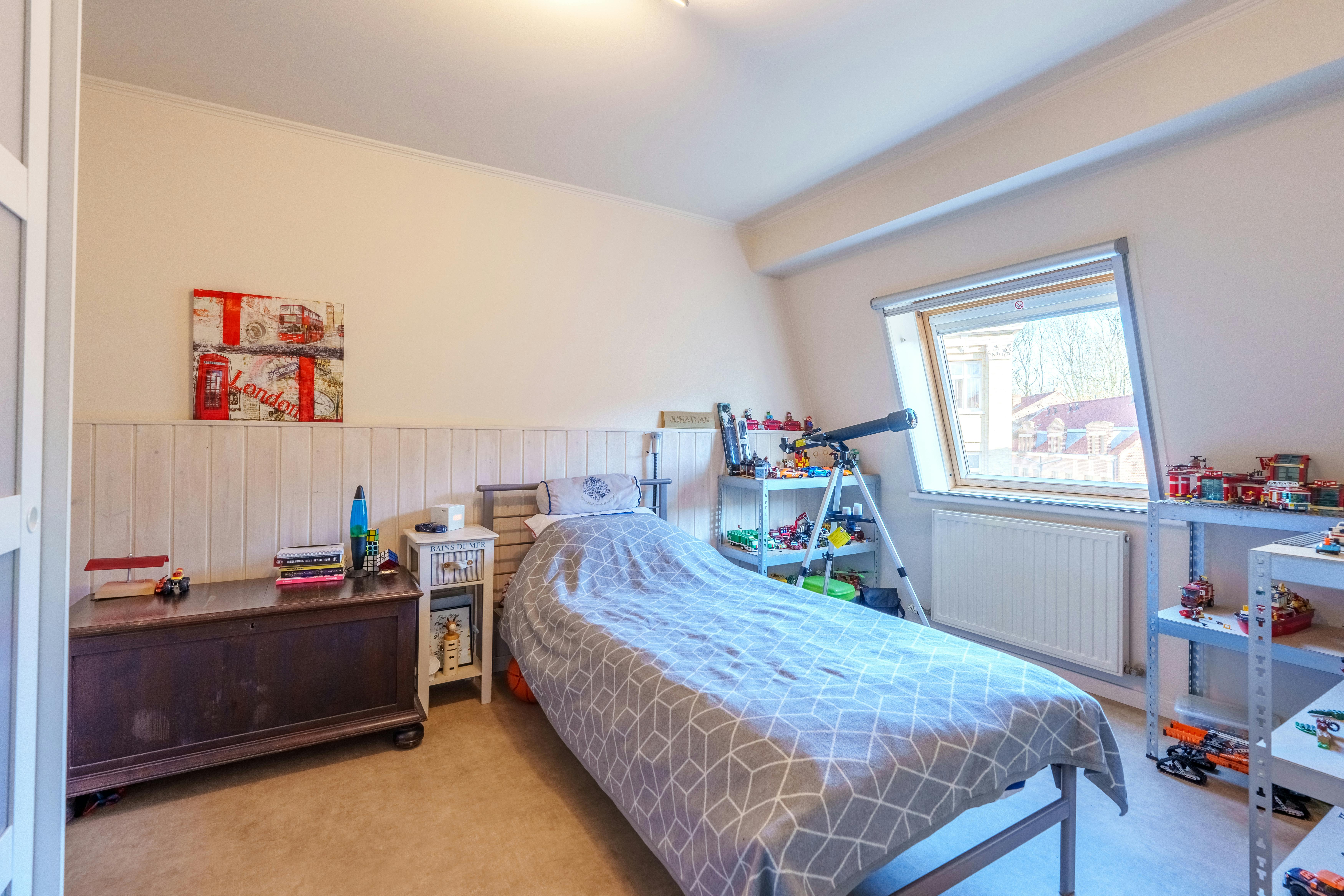 Uniek herenhuis in hartje Ieper met 8 slaapkamers en 7 badkamers  foto 19