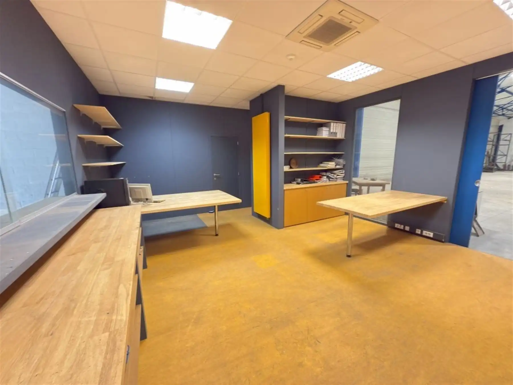 Multifunctioneel bedrijfsgebouw van +/-900m² foto 4