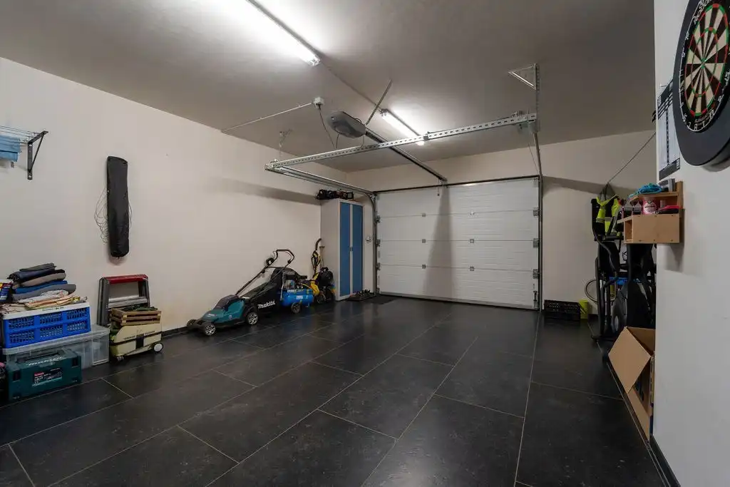 PRACHTIG GERENOVEERDE WONING MET 3 SLAAPKAMERS, 2 BADKAMERS, INPANDIGE GARAGE EN PAARDENSTALLINGEN MET ENERGIEZUINIG EPC TE WIJER (NIEUWERKERKEN)  foto 23