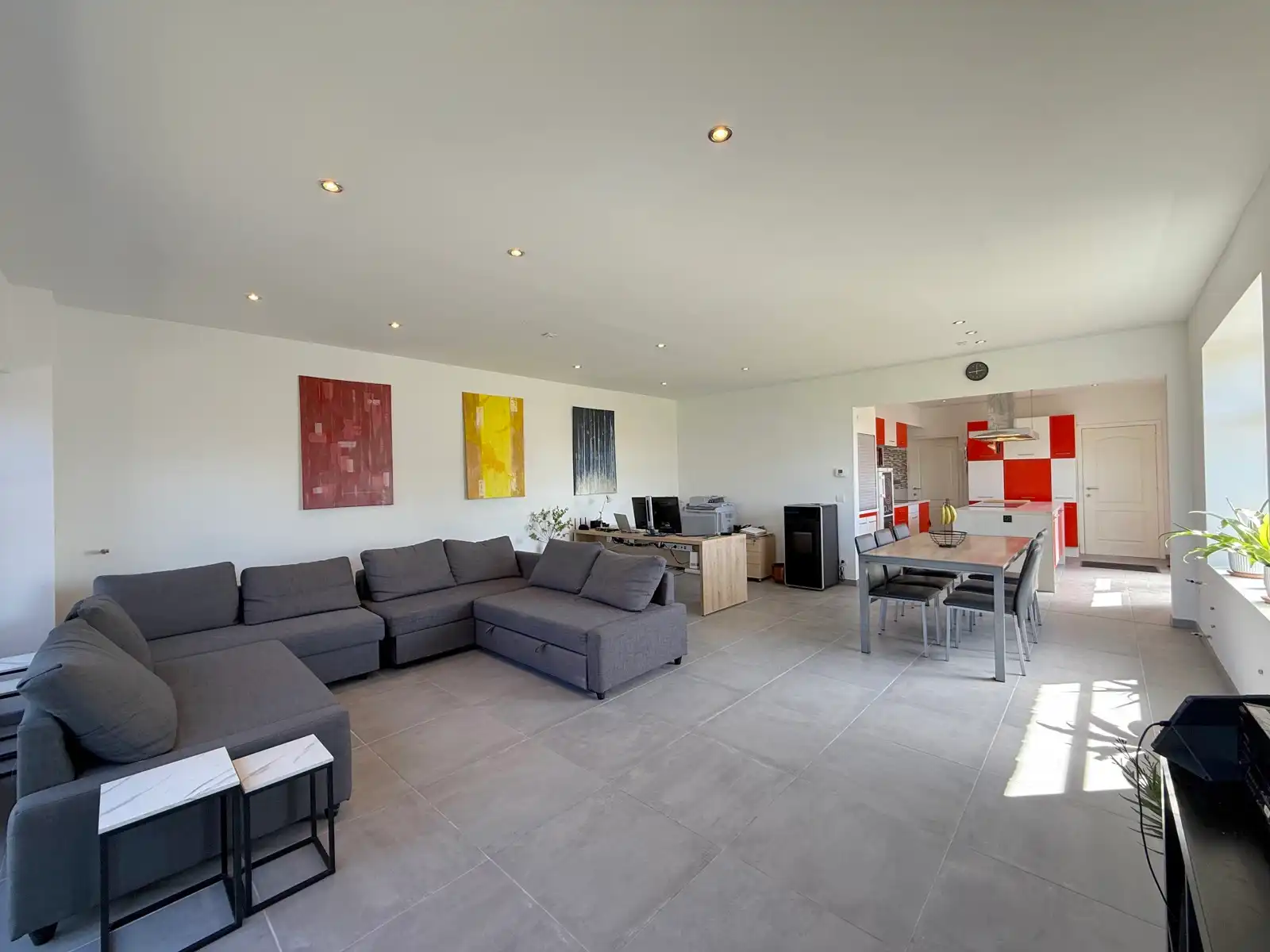 Landelijk gelegen woning met 4/5 slpks, zwembad en tuin foto 4