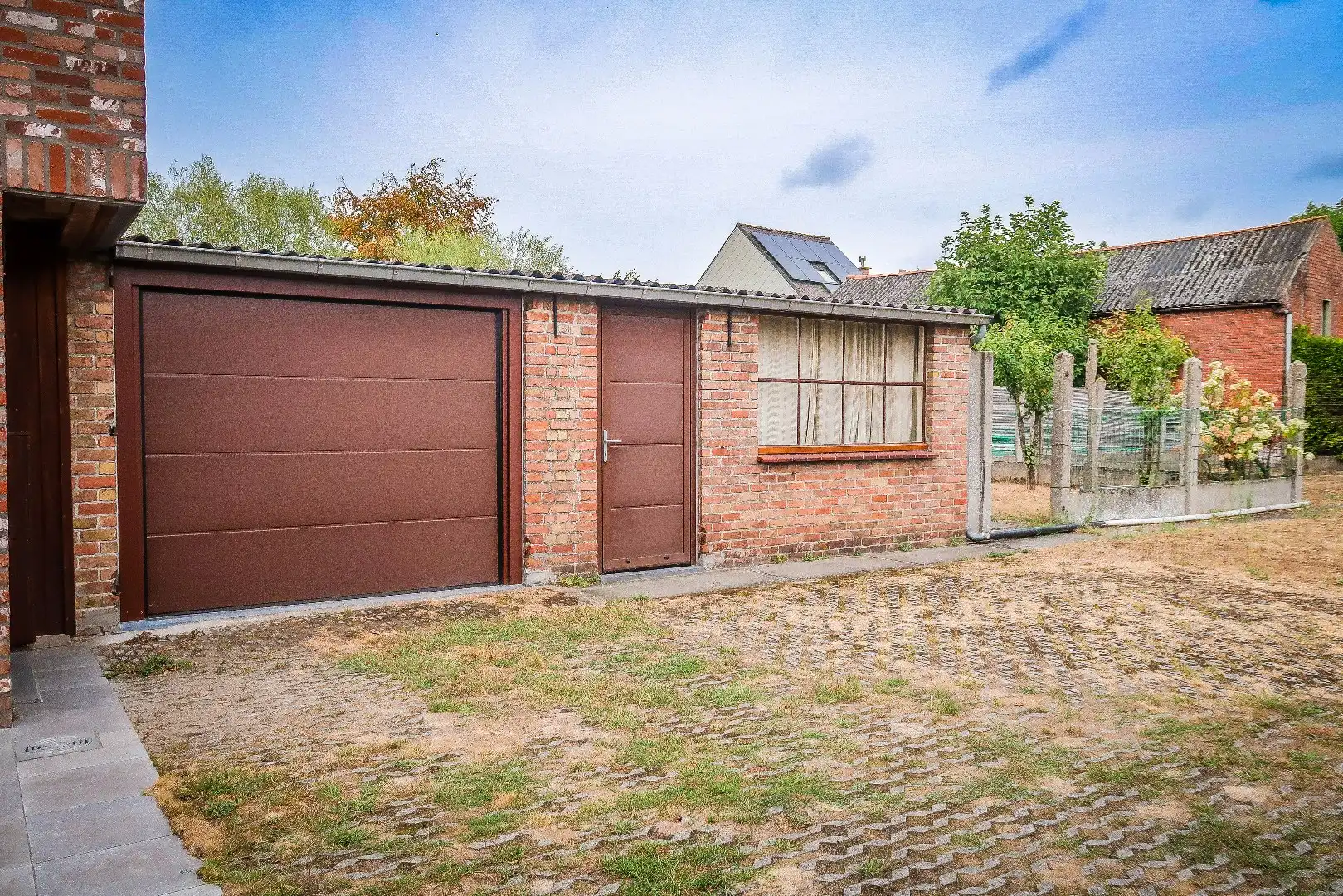 Charmante vrijstaande woning met 5 slaapkamers, ruime tuin en grote garage foto 25
