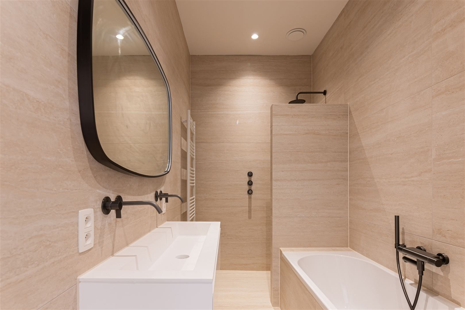 Parijse flair in topnotch renovatieproject foto 9