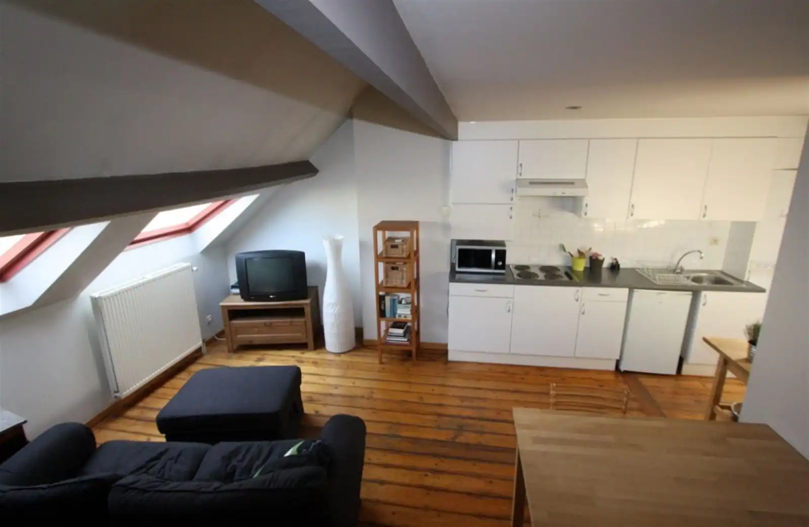 Gunstig gelegen instapklare studio foto {{pictureIndex}}