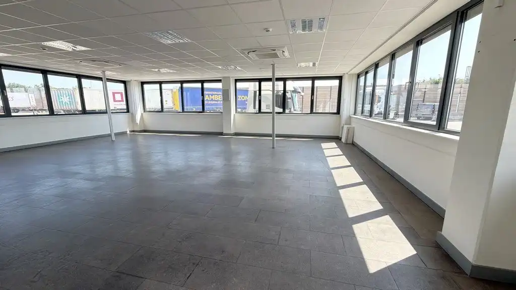 Opslagruimte te huur op logistieke site te Willebroek foto 11