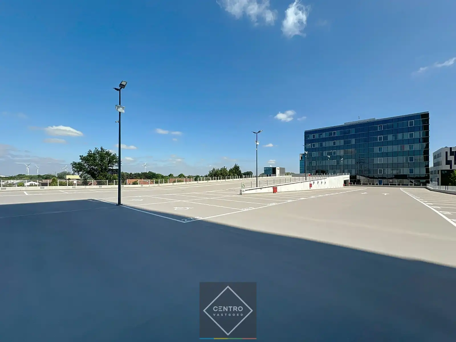 SCHERP GEPRIJSDE kantoorruimte (±240m²) met prachtige zichten in de Westwing Tower op de derde verdieping ! foto 20