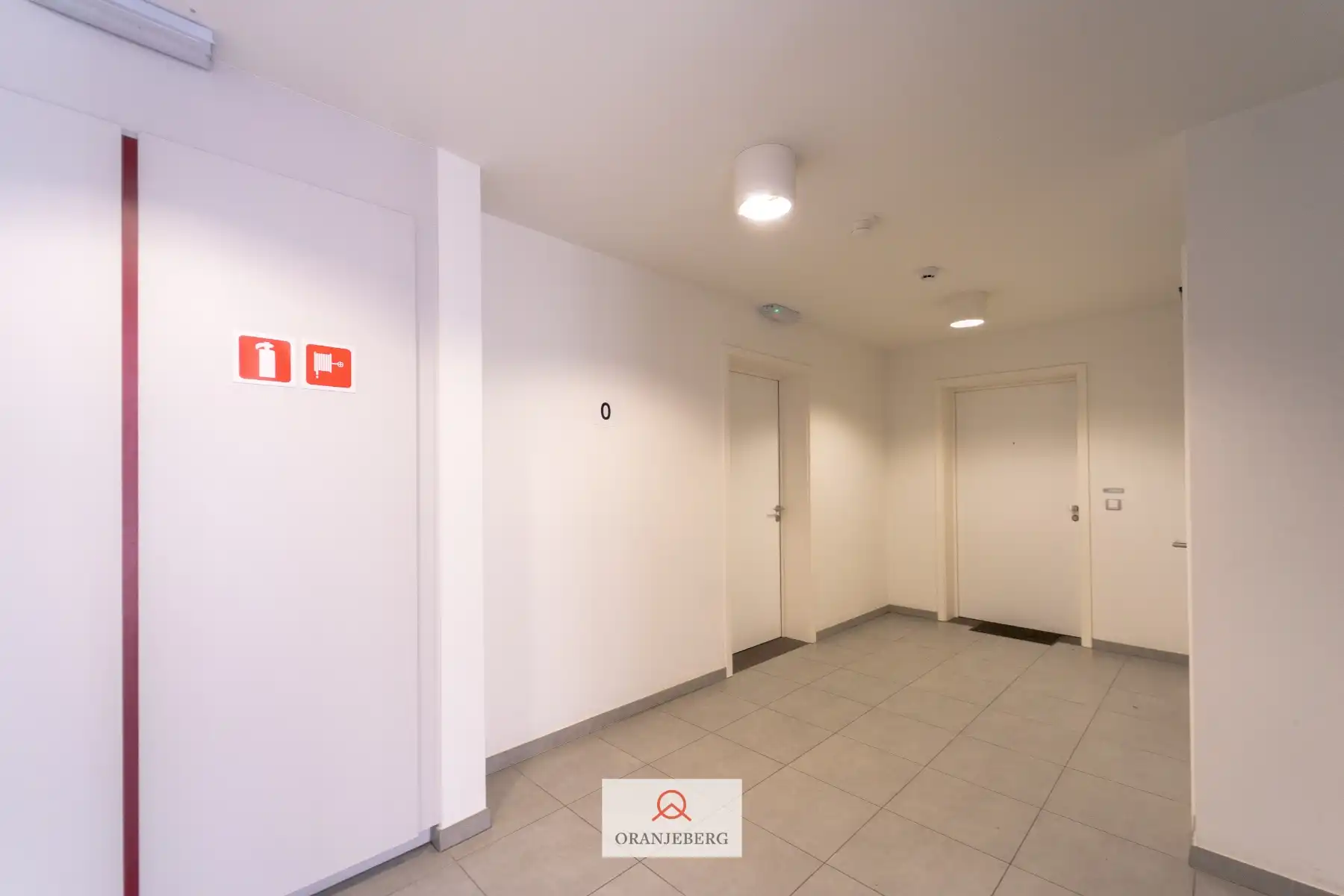 Modern gelijkvloers appartement in het groen foto 29