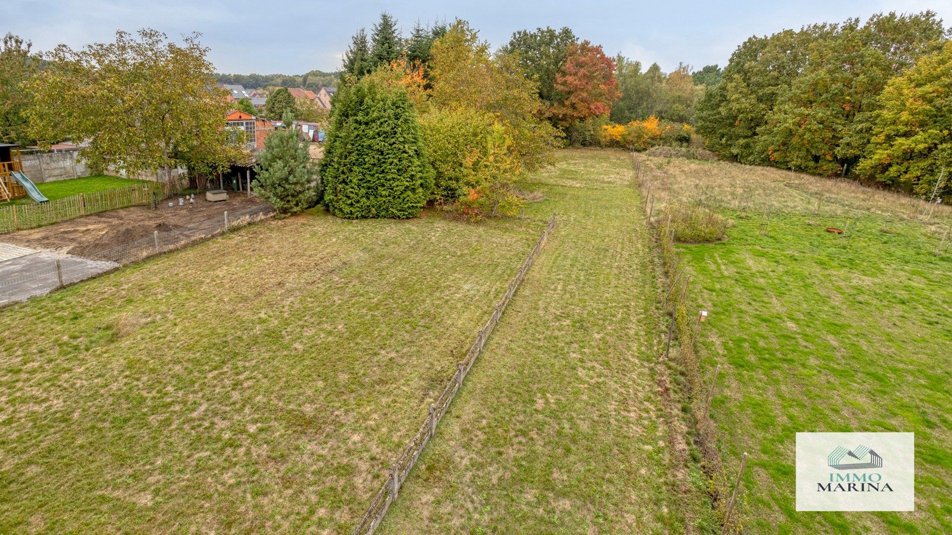 Zeer rustig gelegen woning met 2 slpks op 24a 10ca foto 2
