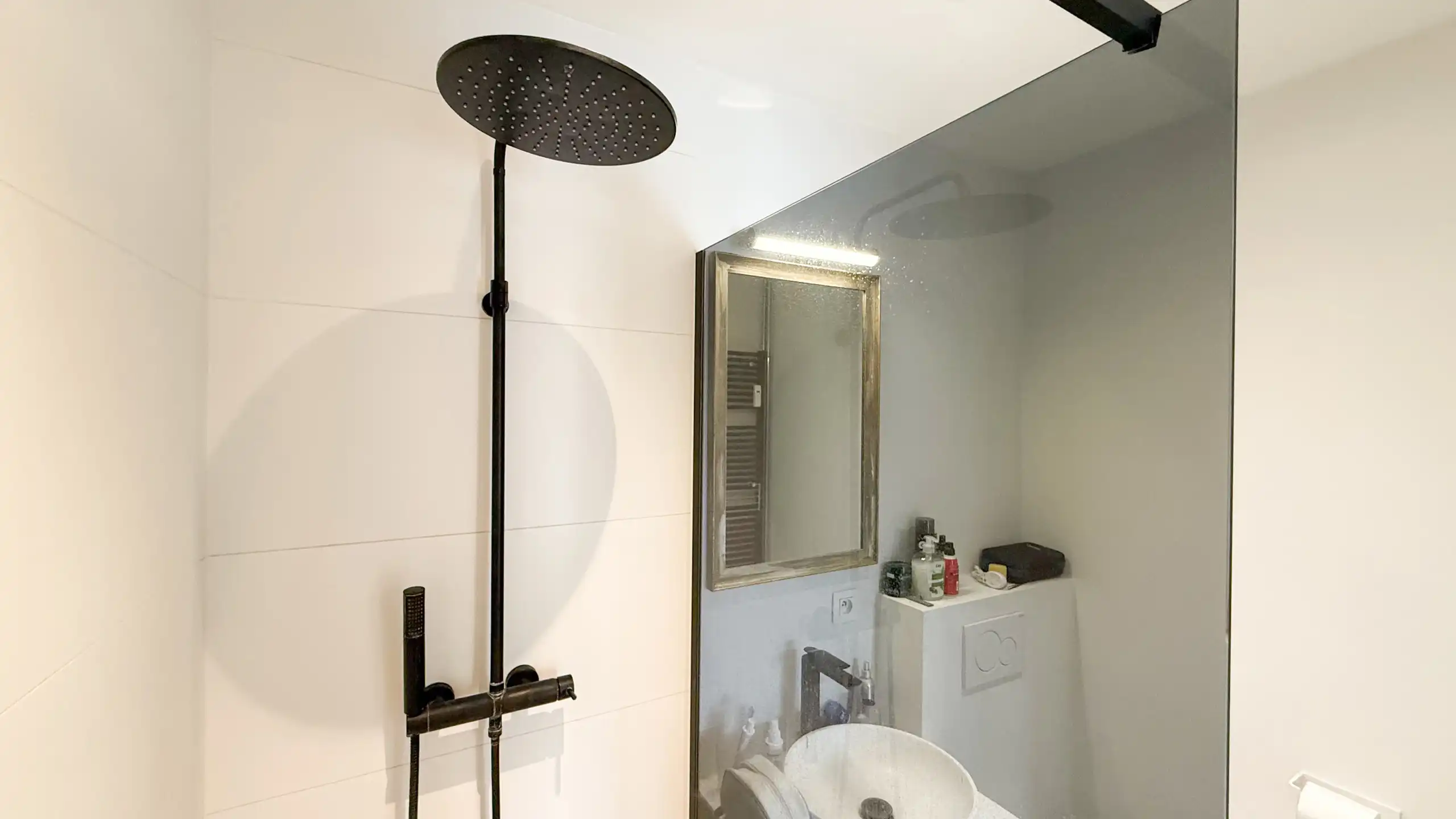 Residentieel modern appartement met ondergronde parking! foto 21