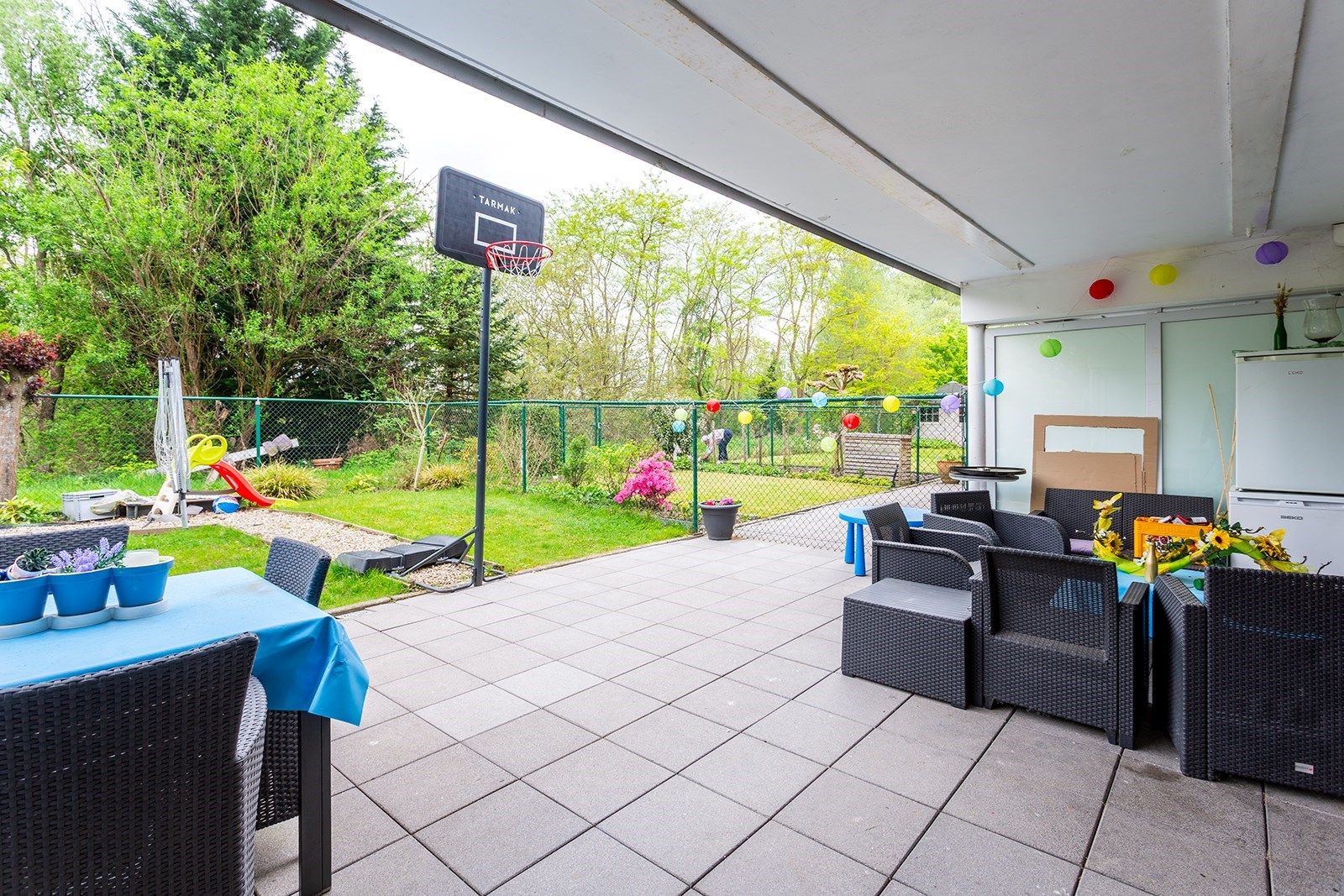 Aangenaam gelijkvloers appartement met groen en open uitzicht! foto {{pictureIndex}}