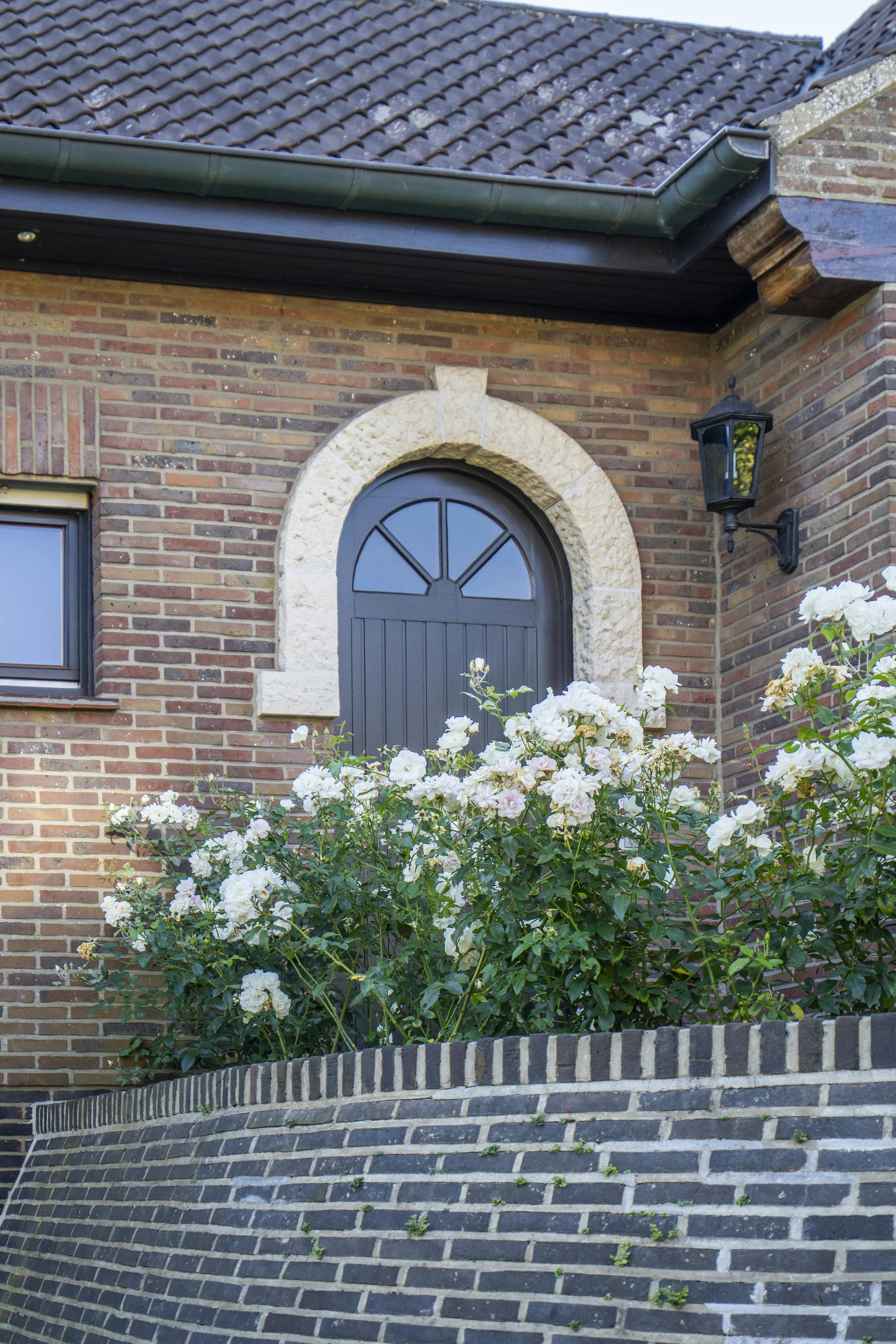 Unieke villa te koop op een rustige ligging in Harelbeke!  foto 5