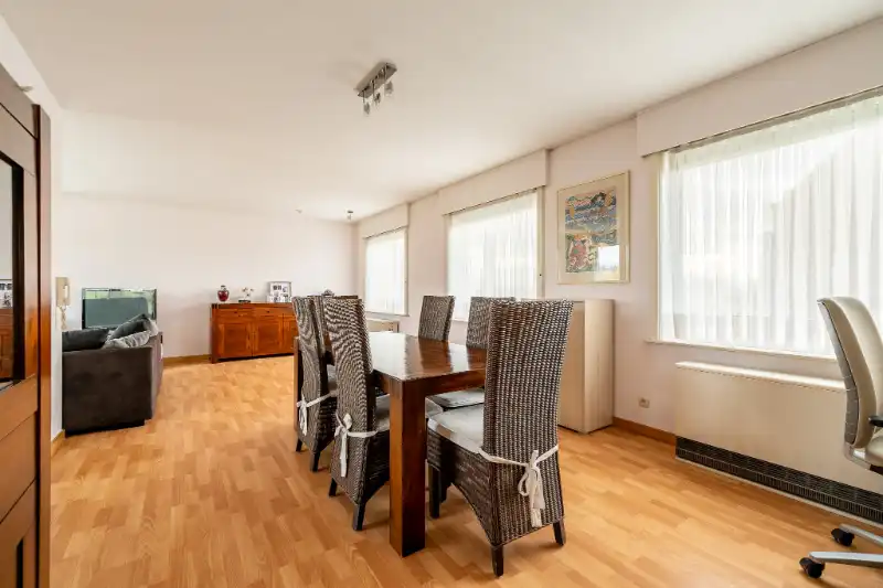 Ruime villa op een landelijke perceel met een oppervlakte van 940m² ! foto 5