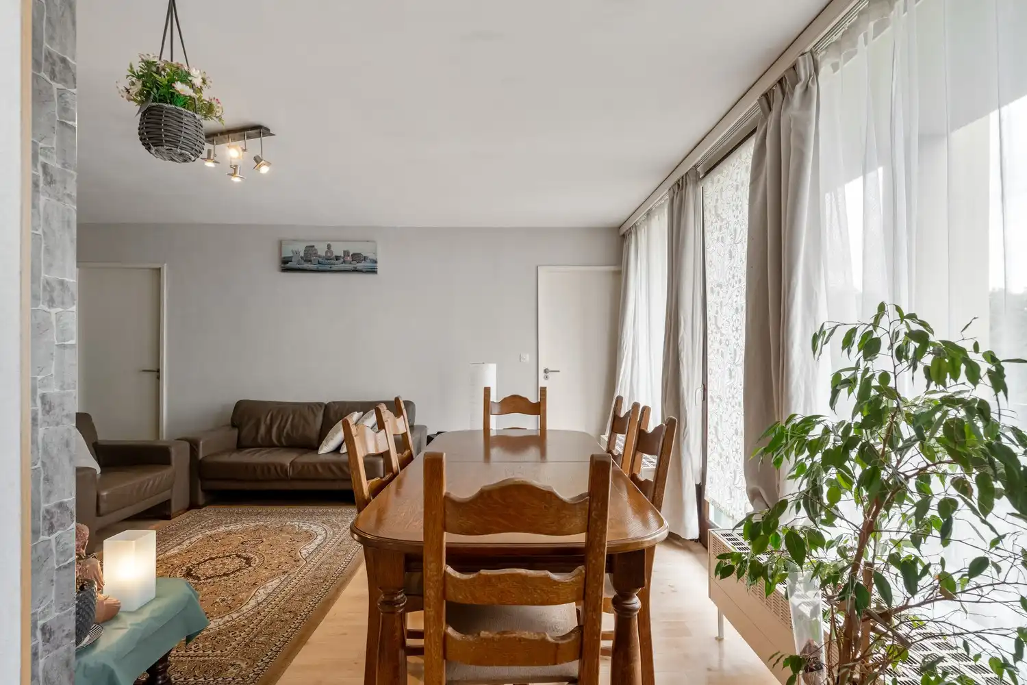 Gunstig gelegen appartement met 2 slaapkamers, ondergrondse autostaanplaats en kelderberging. foto 8