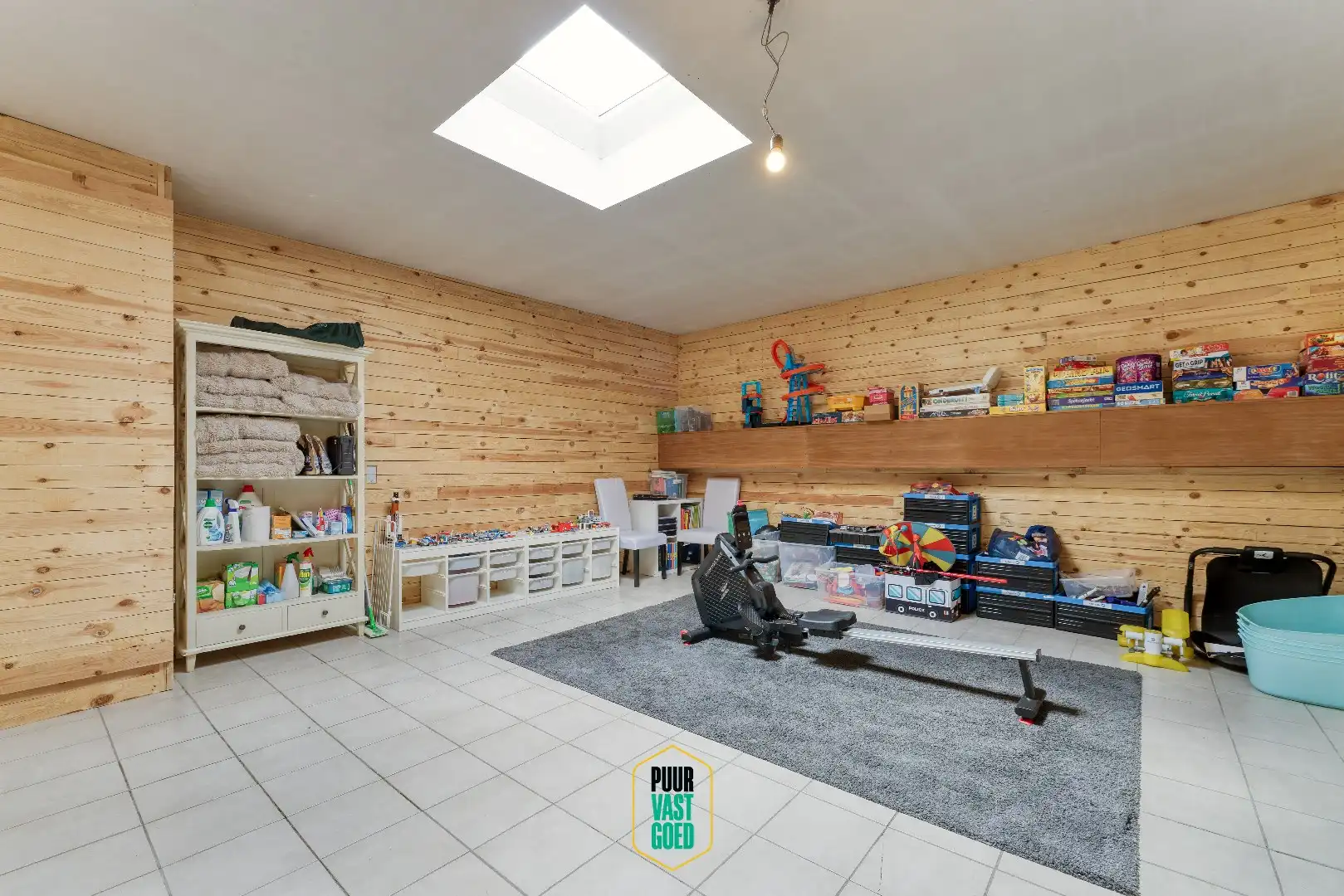 Riant appartement en studio boven grote handelsruimte  foto 13