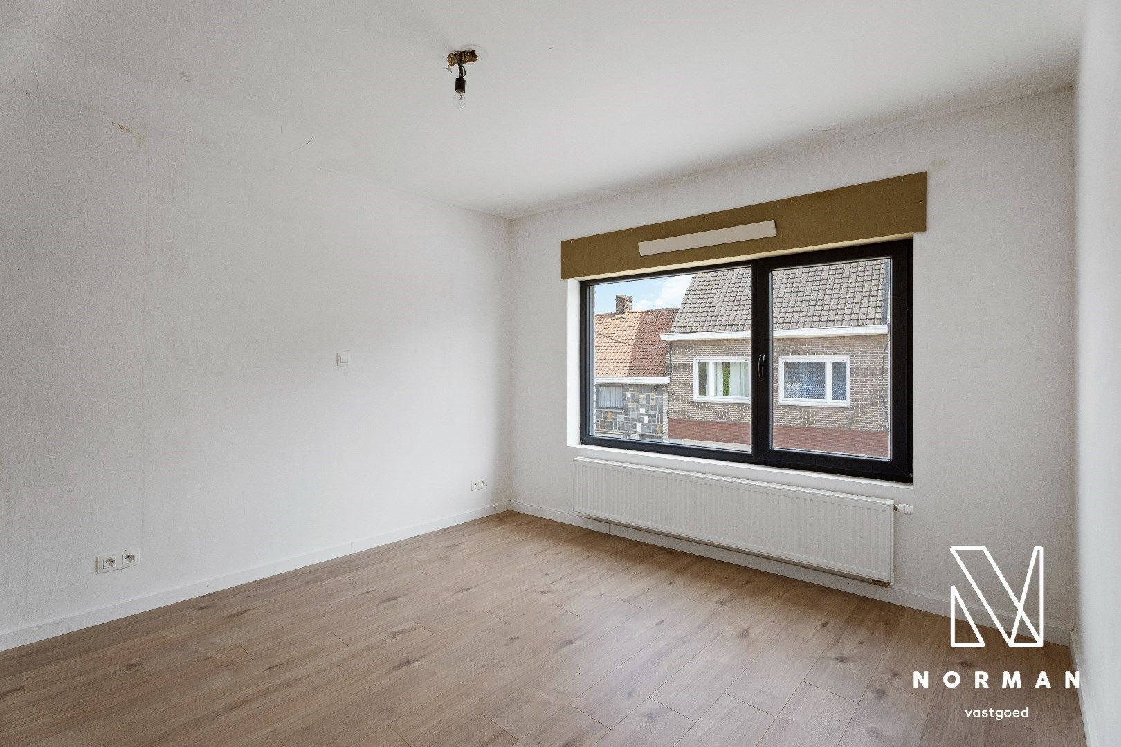 Ruime volledig gerenoveerde woning met 3 slaapkamers te Deerlijk foto 8