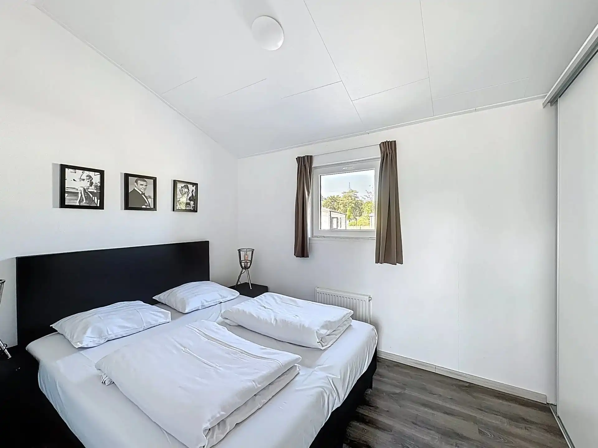 Volledig uitgeruste chalet voor 4 personen op recreatiepark Europarcs met zicht op het water. foto 10