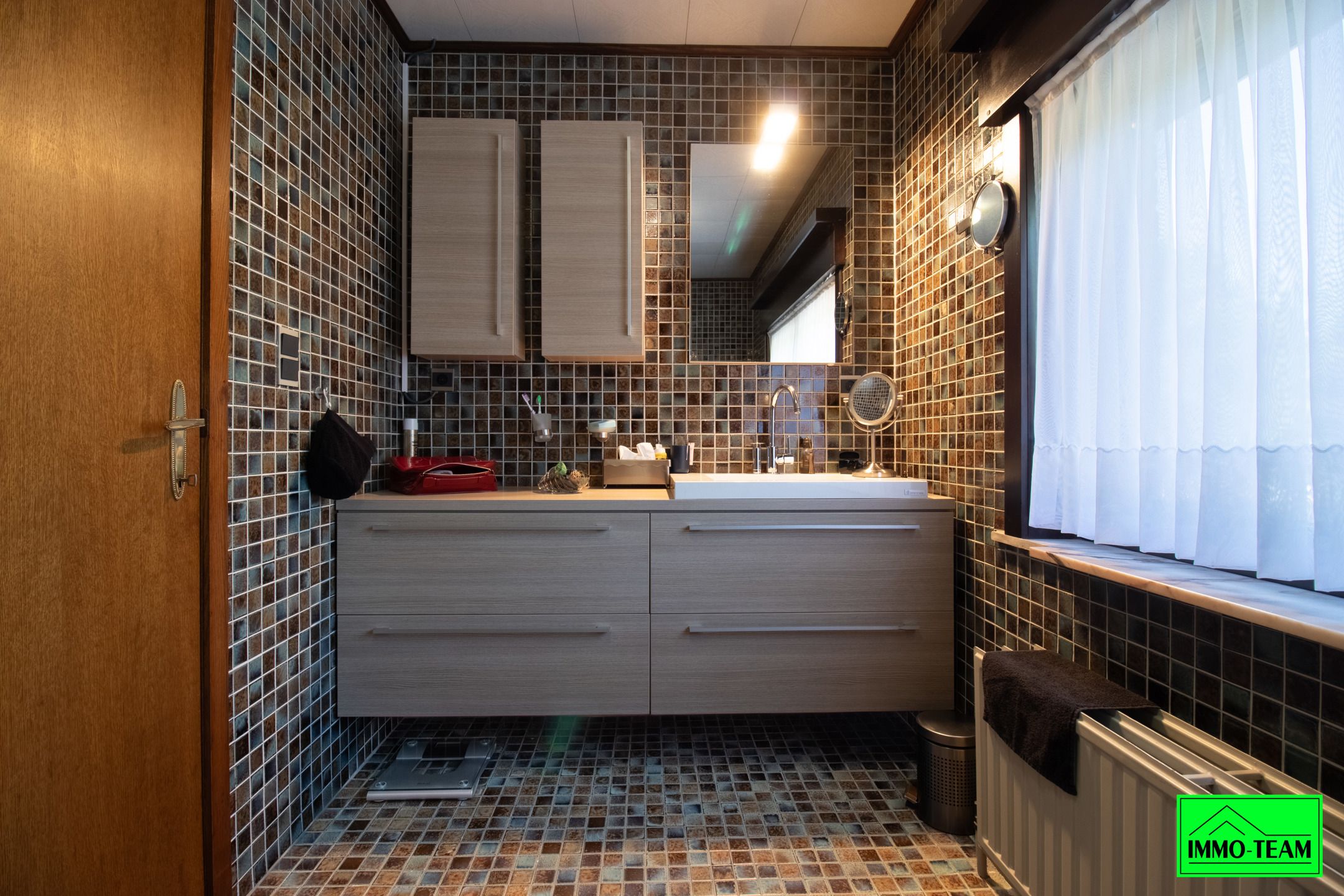 Charmante 3-gevelwoning in rustige woonwijk foto 17