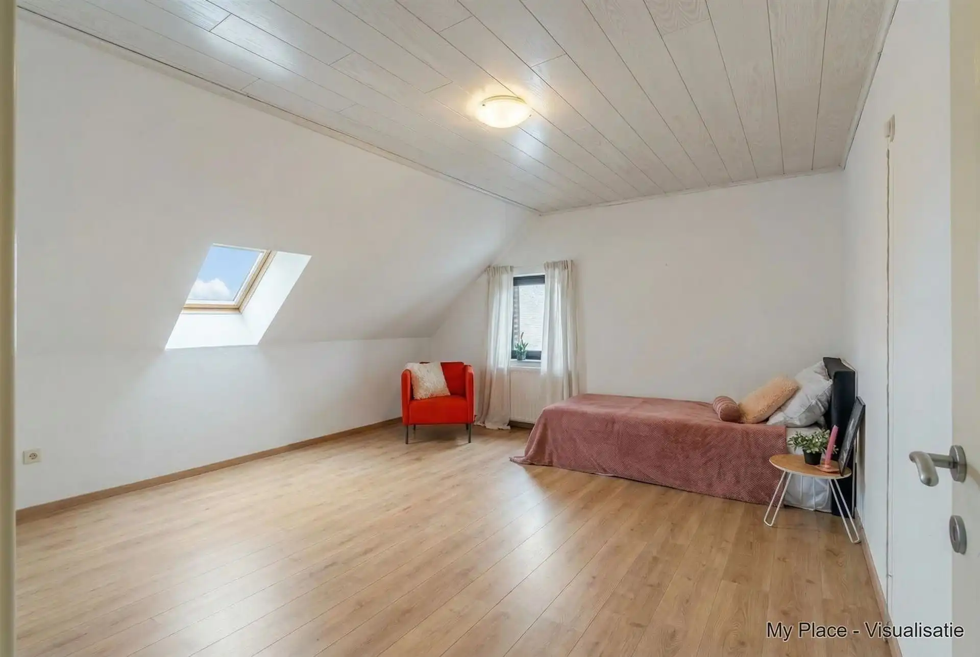 Woning met handelsgedeelte en opslagplaats. foto 30
