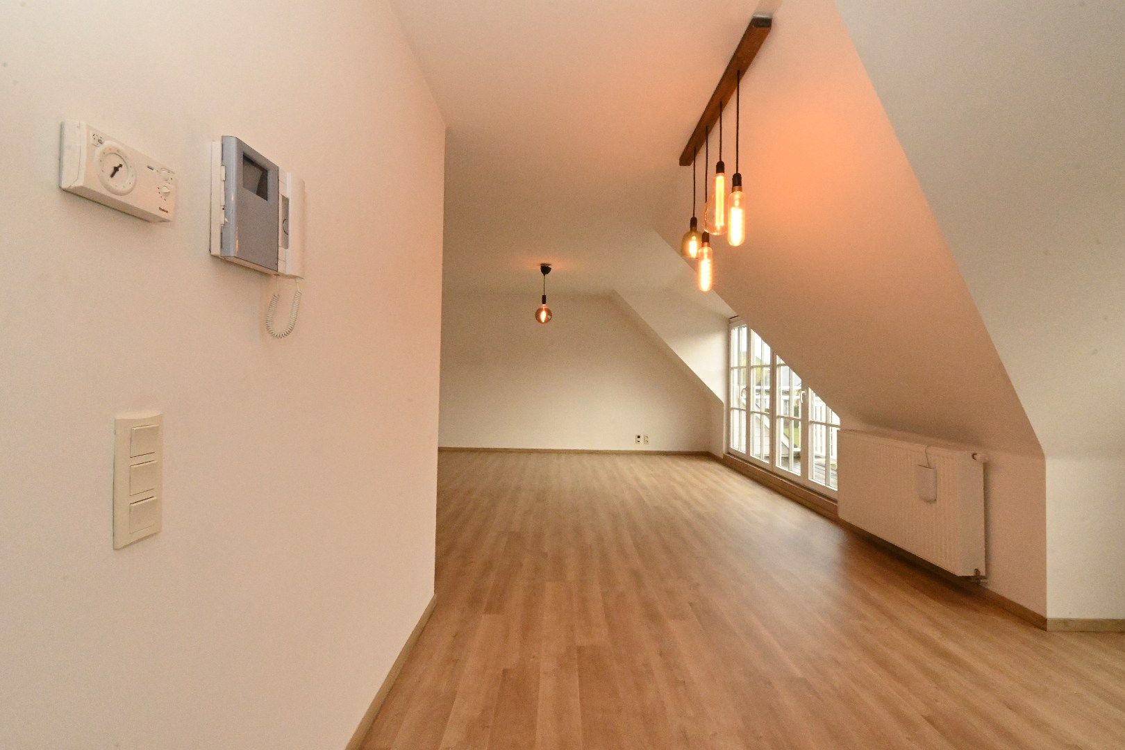 Dakappartement met 2 slaapkamers gelegen dorpskern Knesselare foto 9