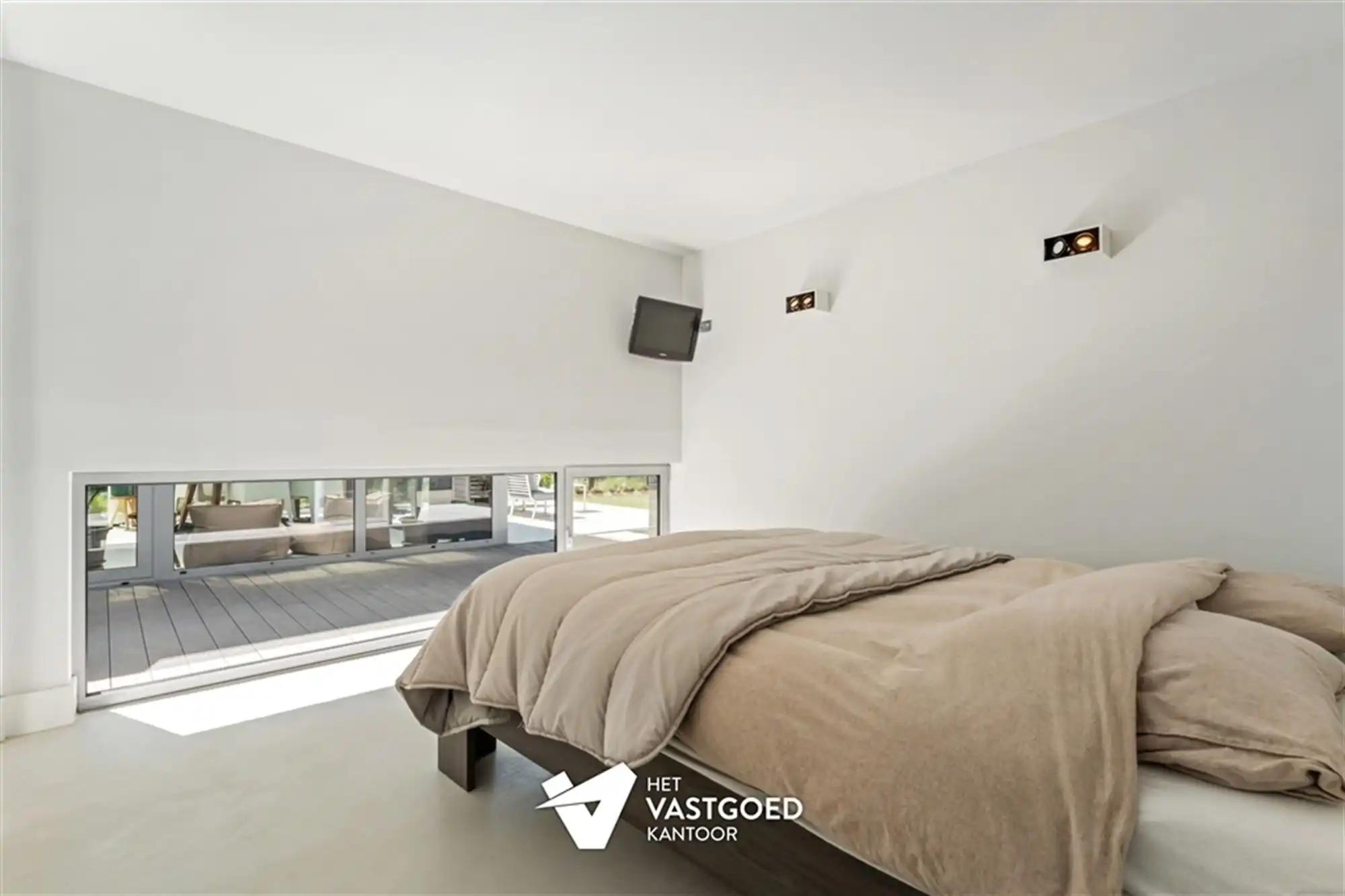 RECENTE WONING MET KWALITATIEVE AFWERKING OP TOP-LIGGING foto 17