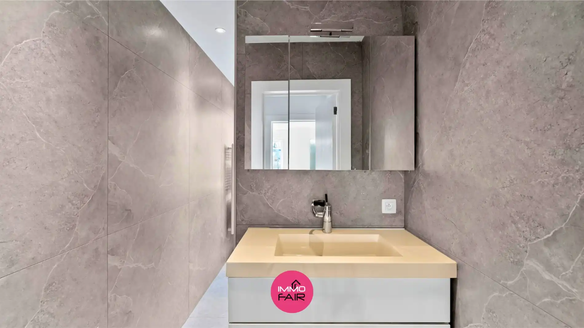 Instapklare, gerenoveerde woning vlakbij centrum Bilzen! foto 9