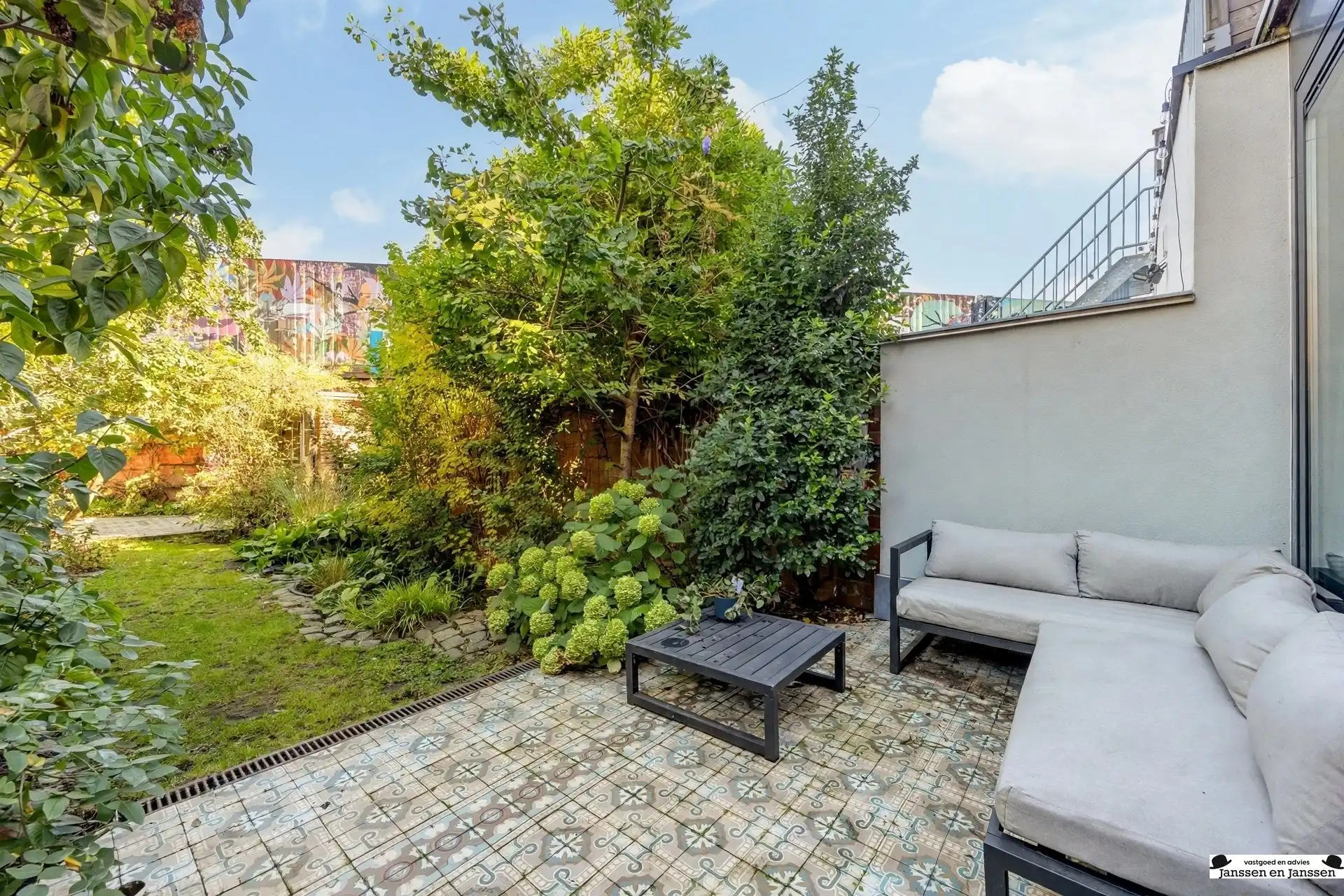 Prachtig gerenoveerd herenhuis met groene stadstuin foto 10