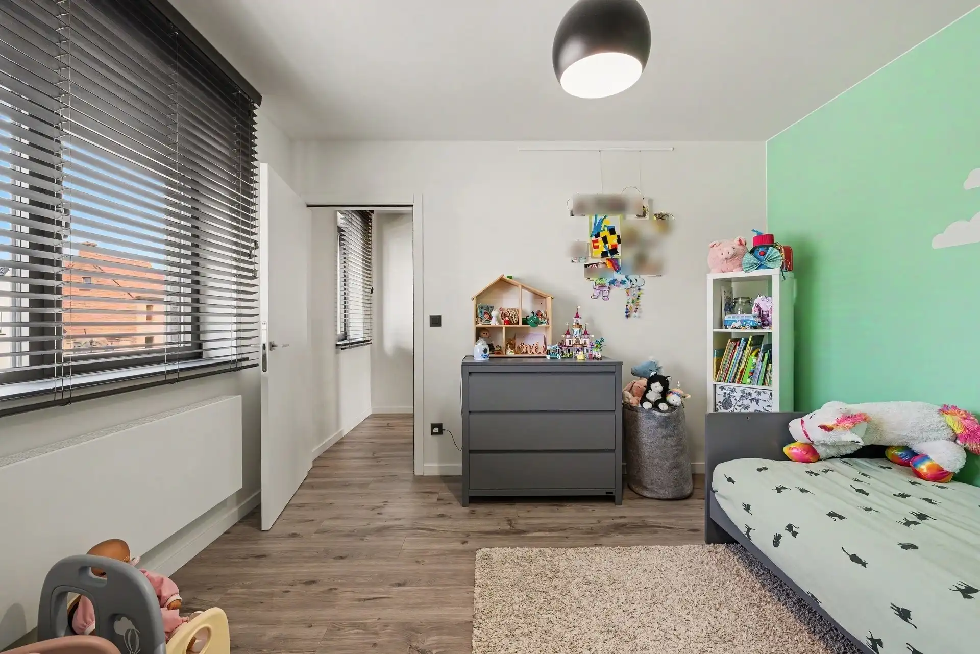 Uitstekend gelegen gezinswoning met inpandige garage en mooi aangelegde tuin (430m²) foto 15
