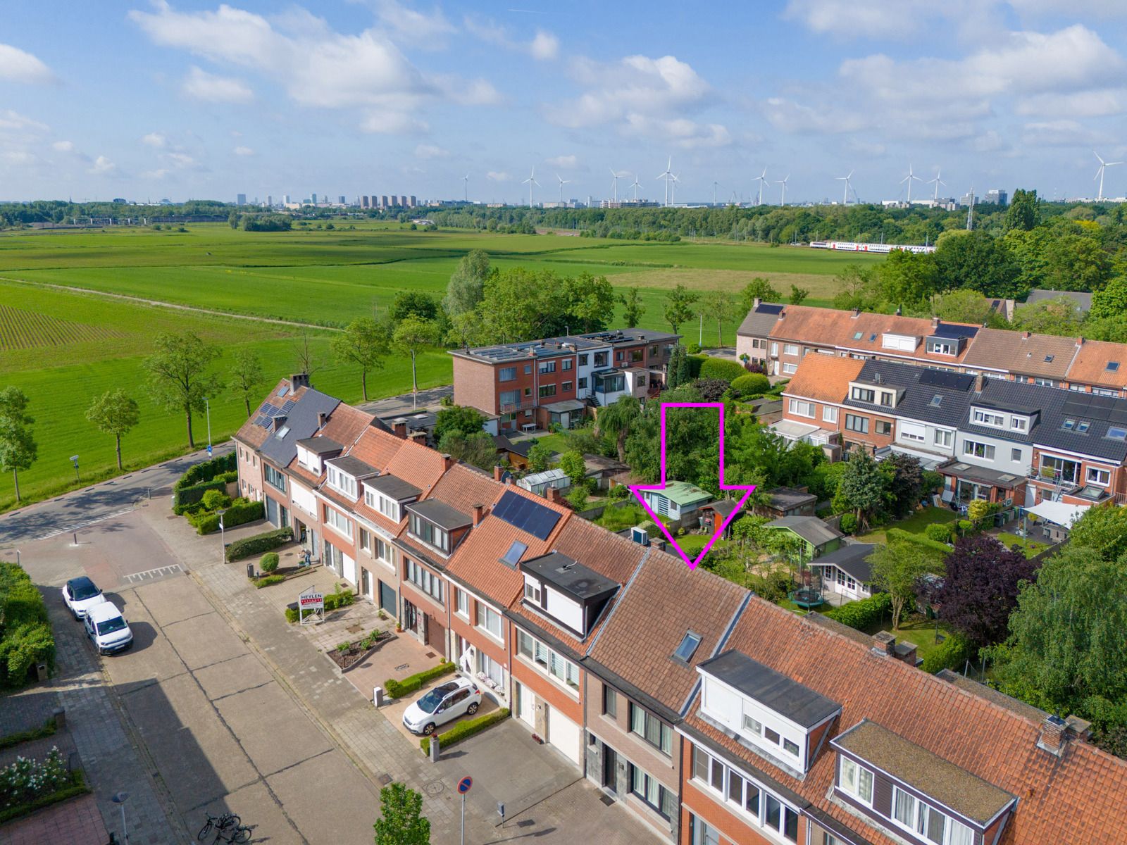 Verzorgde woning met dubbele parkeerplaats nabij Ekeren-Donk! foto 17