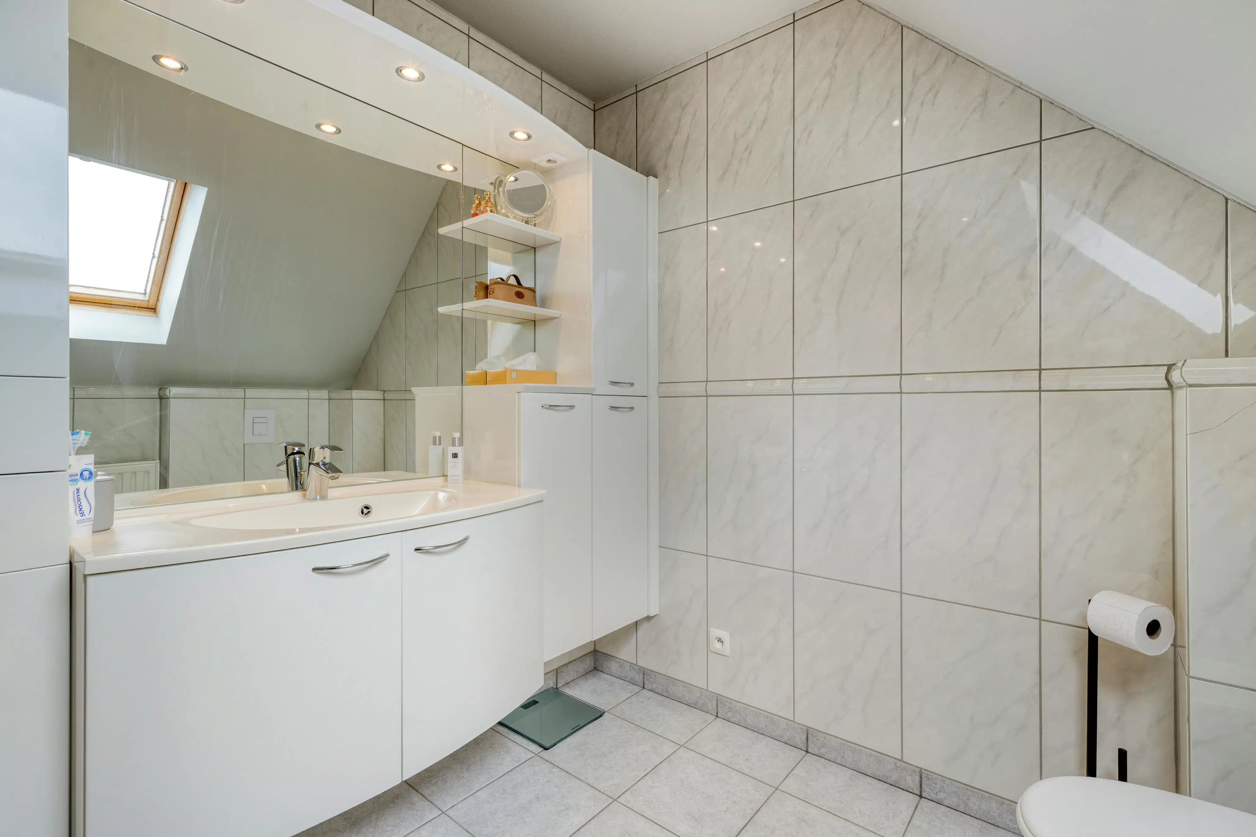 Instapklare gezinswoning in rustige wijk te Roeselare foto 14