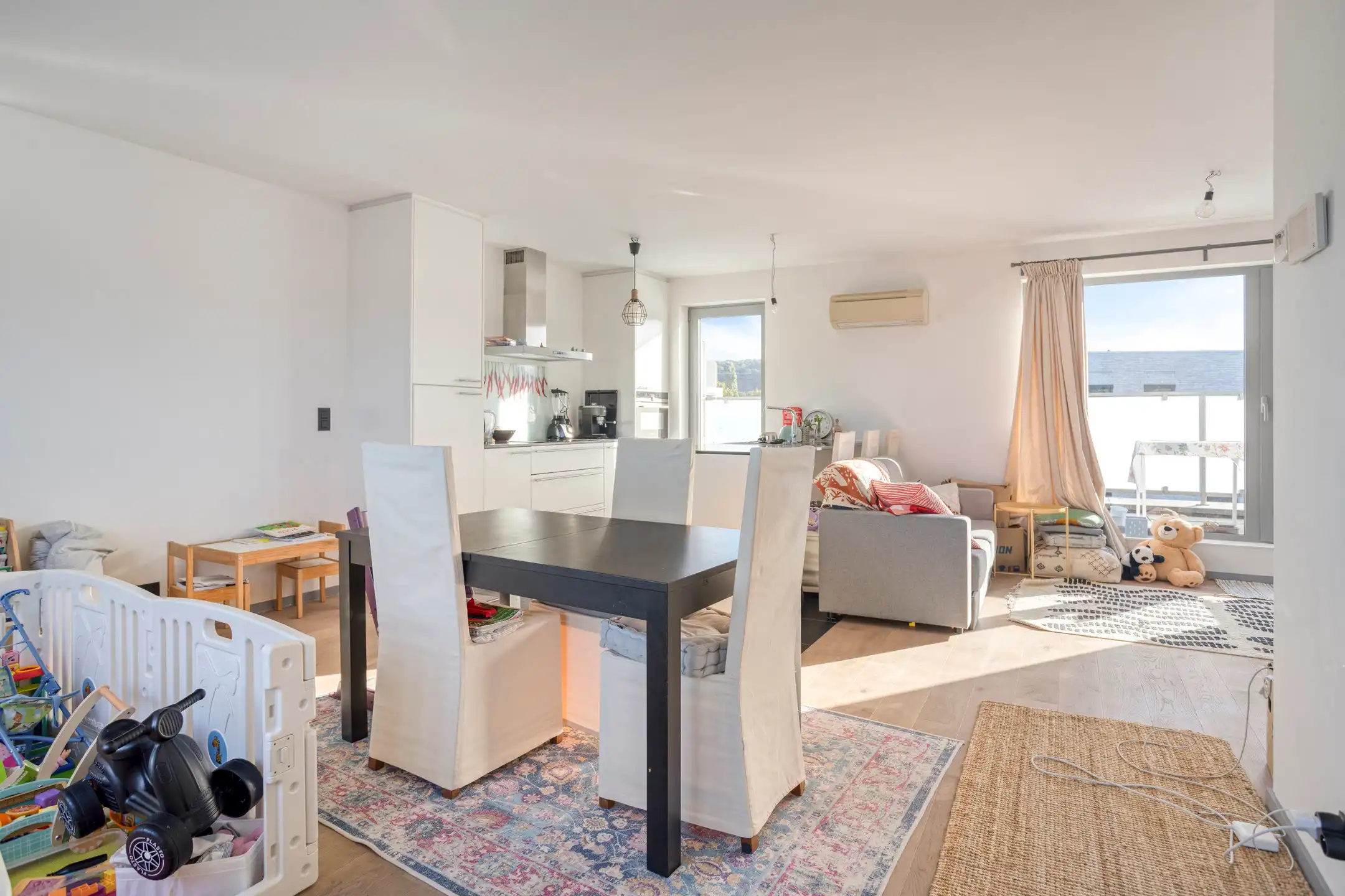 Recent 2 slaapkamer appartement met 3 terrassen in Wezemaal foto 2