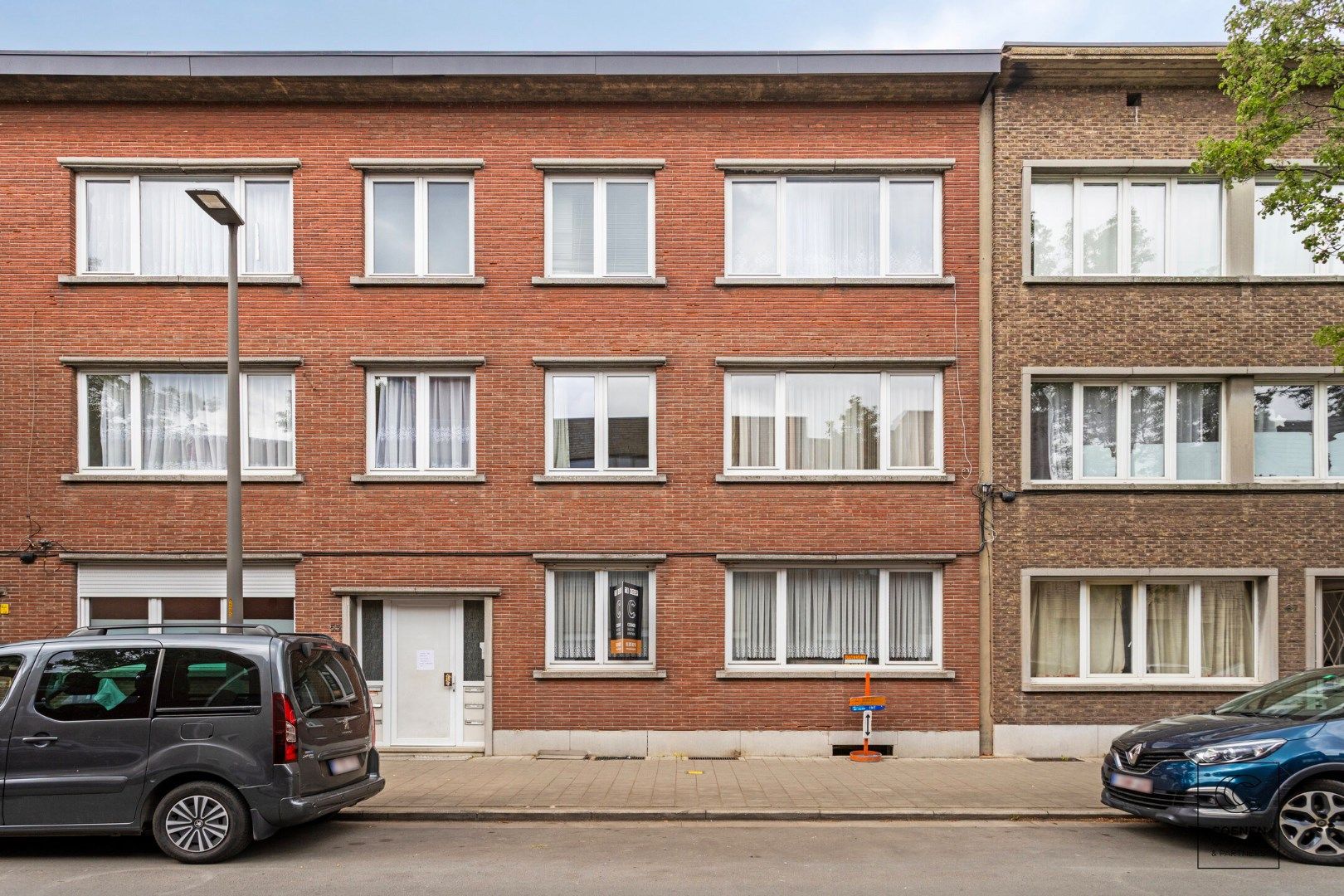 Gelijkvloers appartement van 84m² met twee slaapkamers te Merksem! foto {{pictureIndex}}