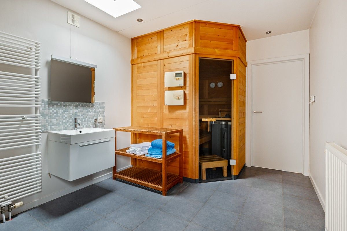 Uitzonderlijke villa op 3451 m² met 5 slaapkamers omgeven door groen. foto 28