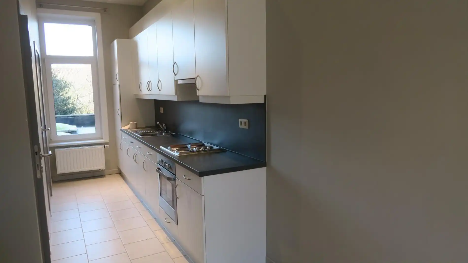 Centraal gelegen appartement met 2 slaapkamers foto 3