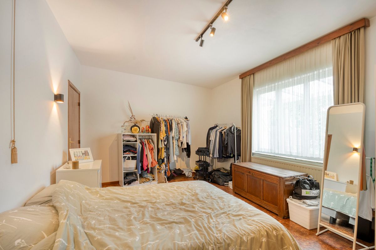 Charmant en ruim appartement met stadstuin foto 13