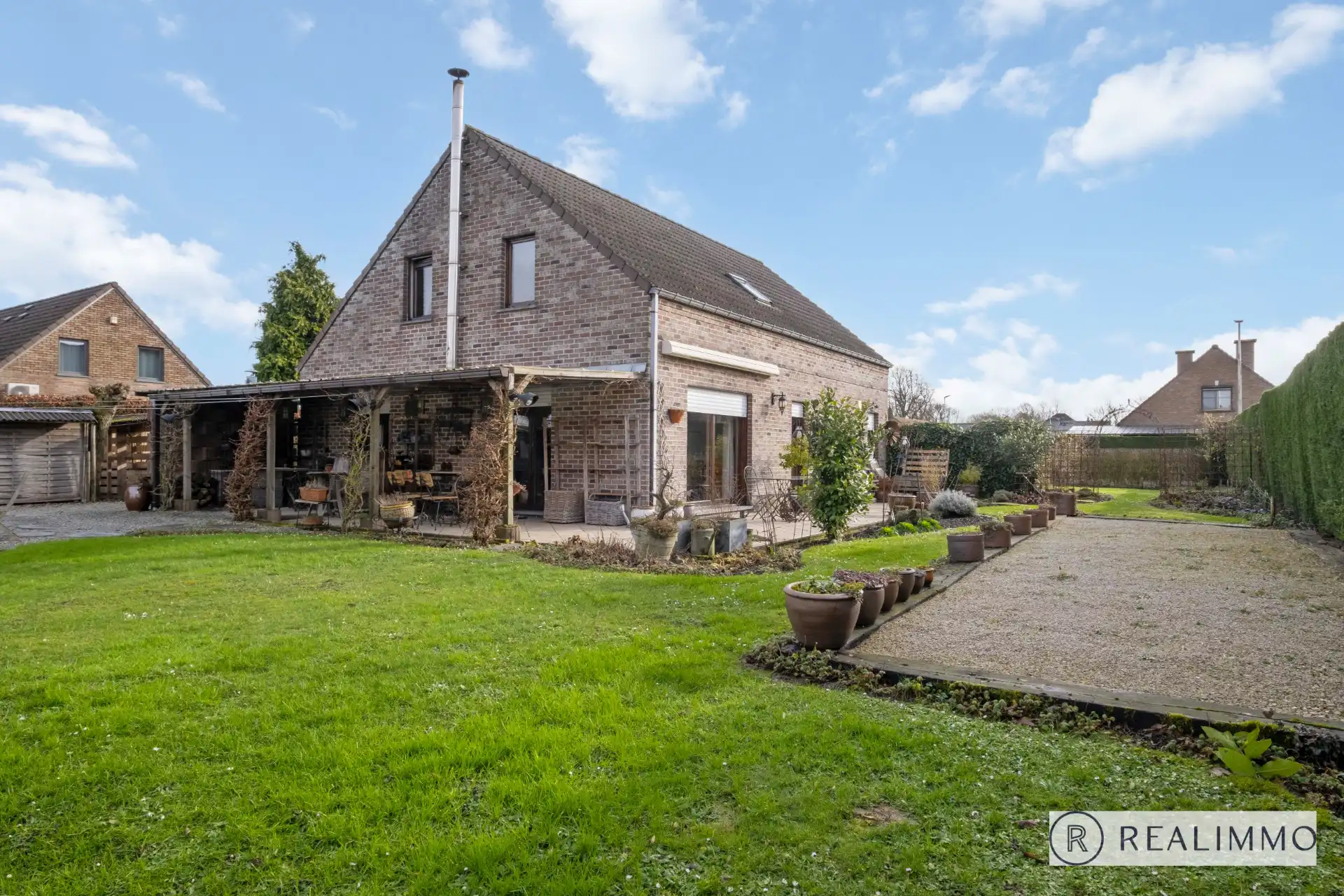 Charmante, goed onderhouden villa in résidentiële woonwijk! foto 3