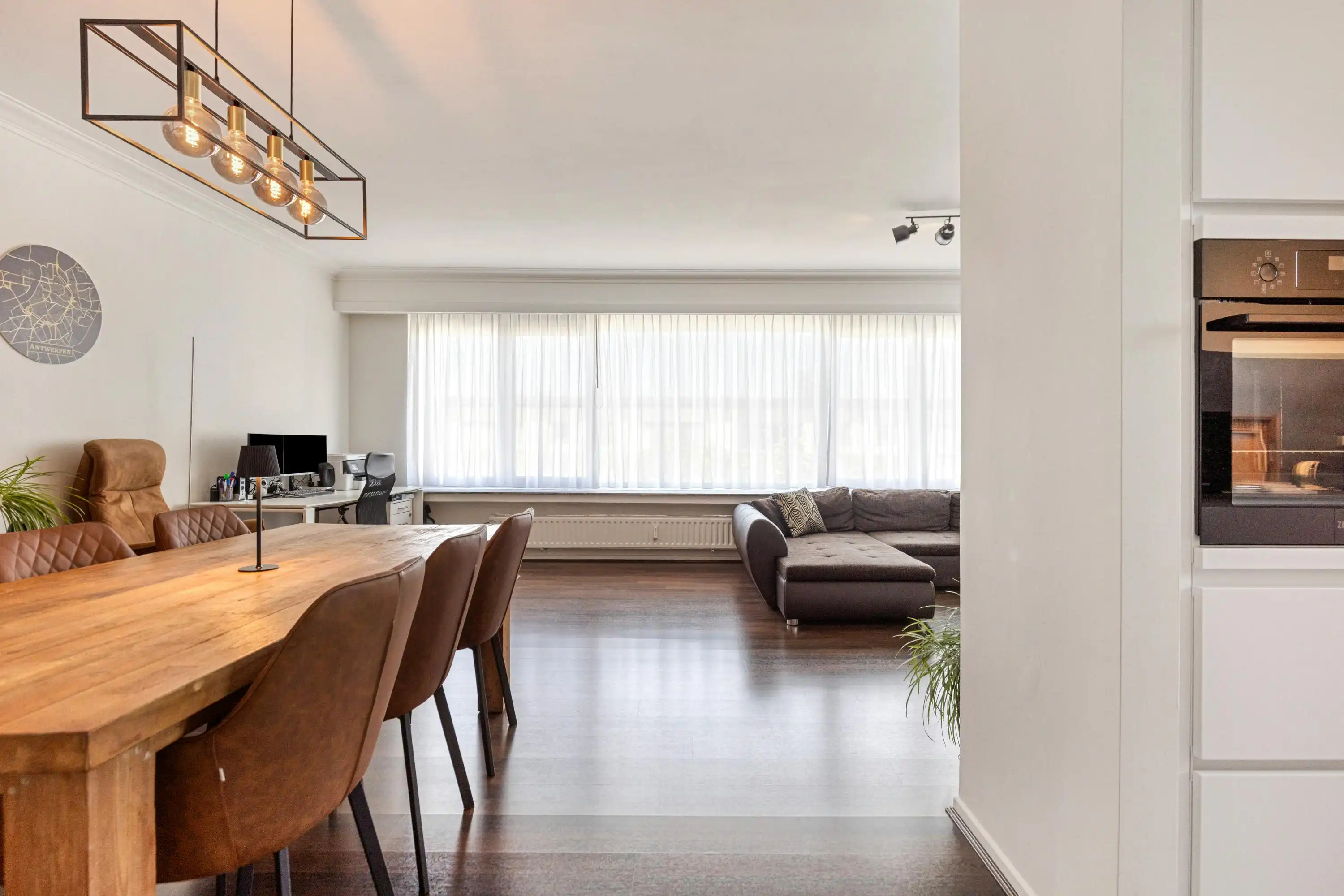 Appartement met 2 slaapkamers, terras en garagebox te koop in Wilrijk foto 5