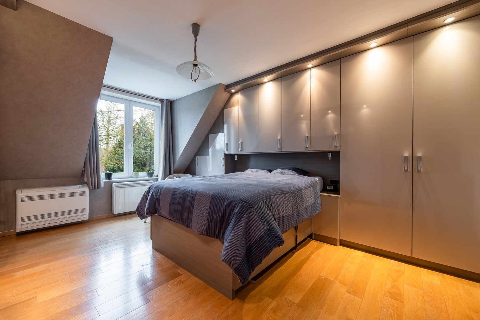 Ruime energiezuinige villa in De List te Schoten met 5 slaapkamers, 2 badkamers, tuin, terras en dubbele garage ! foto 15