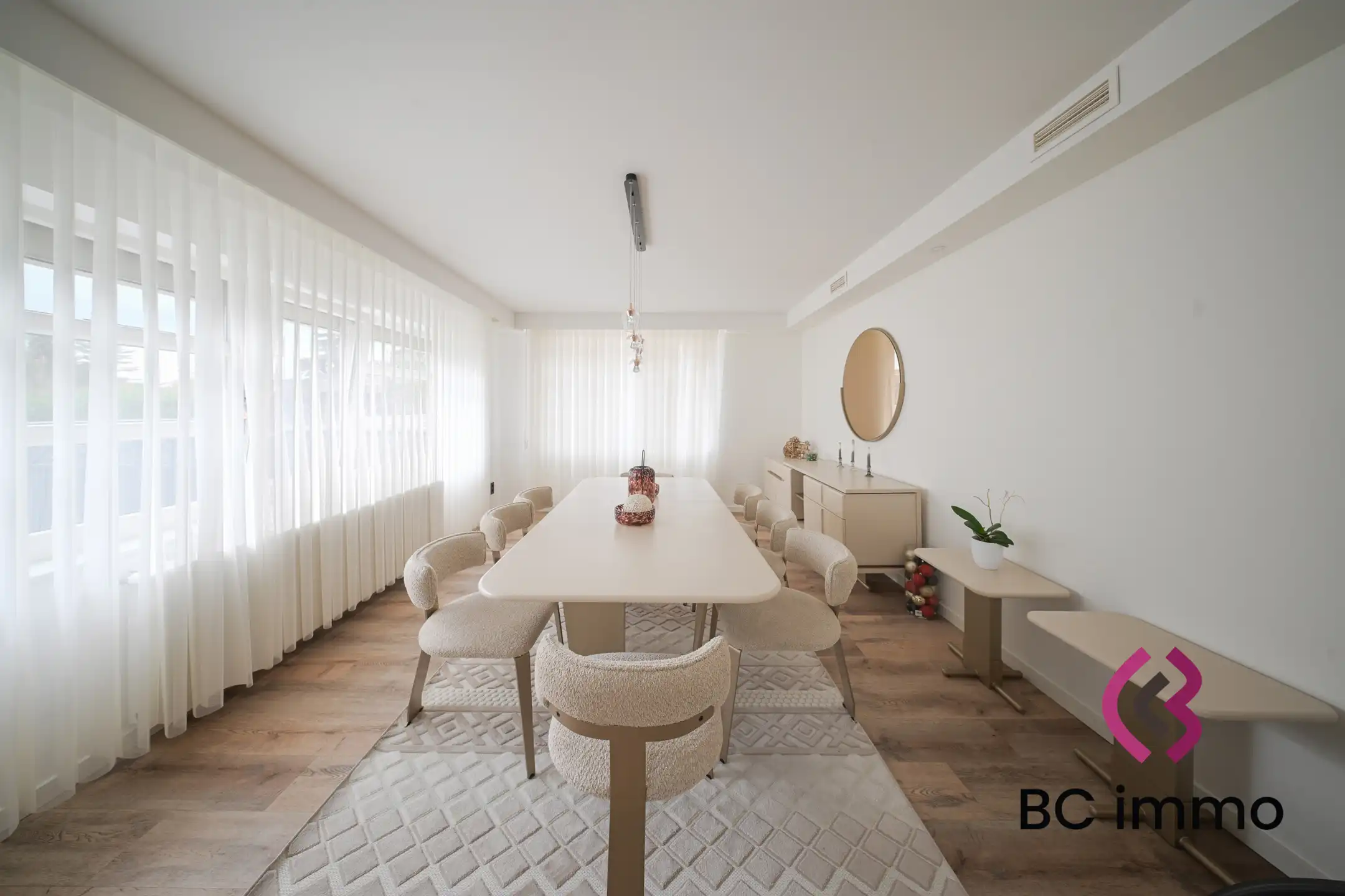 Statige villa met 5 slaapkamers op ruim hoekperceel en uitstekende zichtlocatie in Genk foto 28