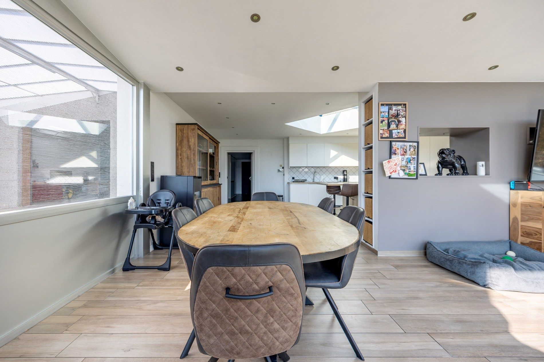 GOED GELEGEN MAGAZIJN MET SHOWROOM foto 7