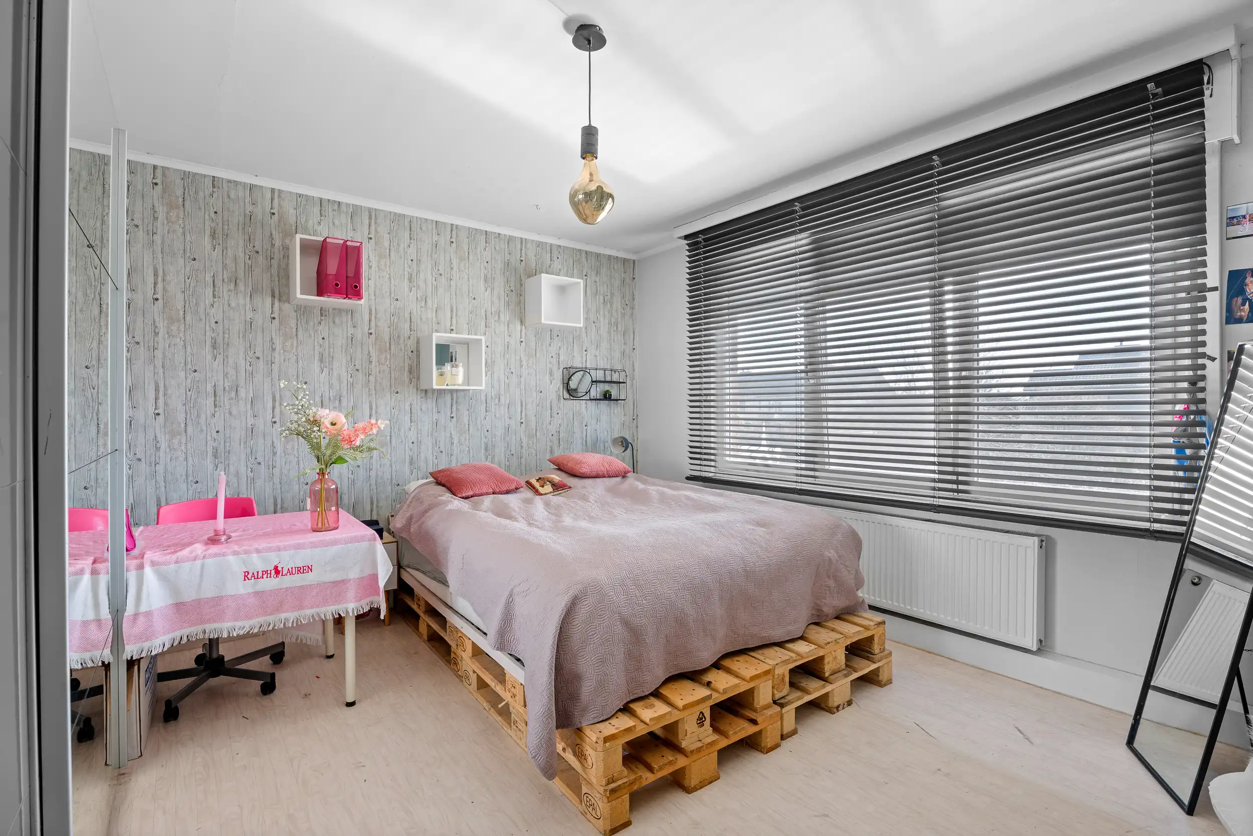 Instapklare halfopen bebouwing met zonnige tuin foto 7