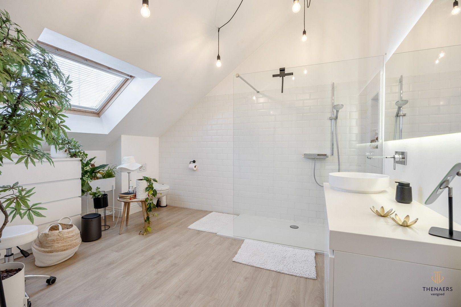 Prachtige stadswoning met vier slaapkamers in hartje Sint-Truiden. foto 29