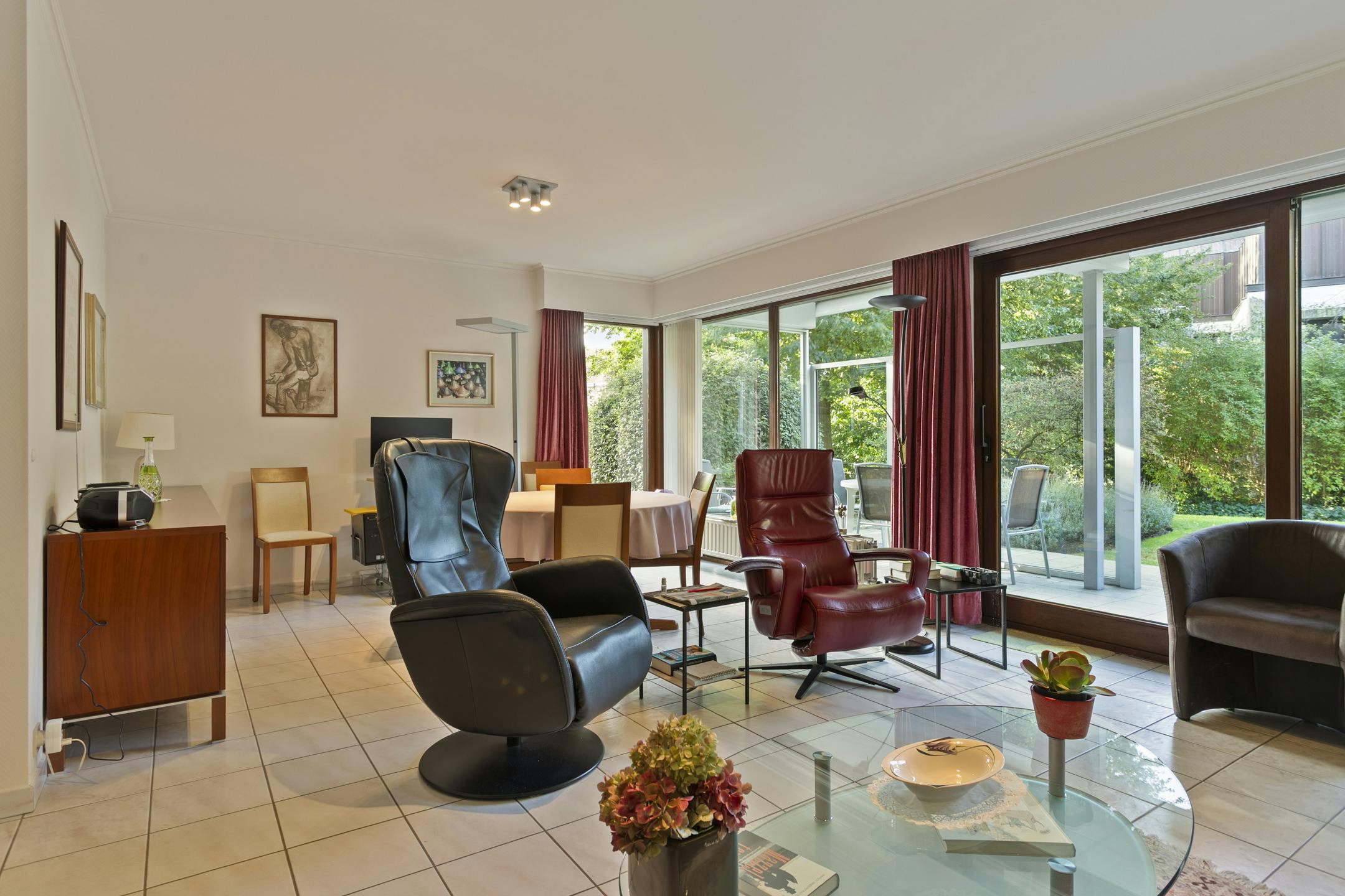 Instapklaar appartement met 2 slaapkamers in Assebroek  foto {{pictureIndex}}