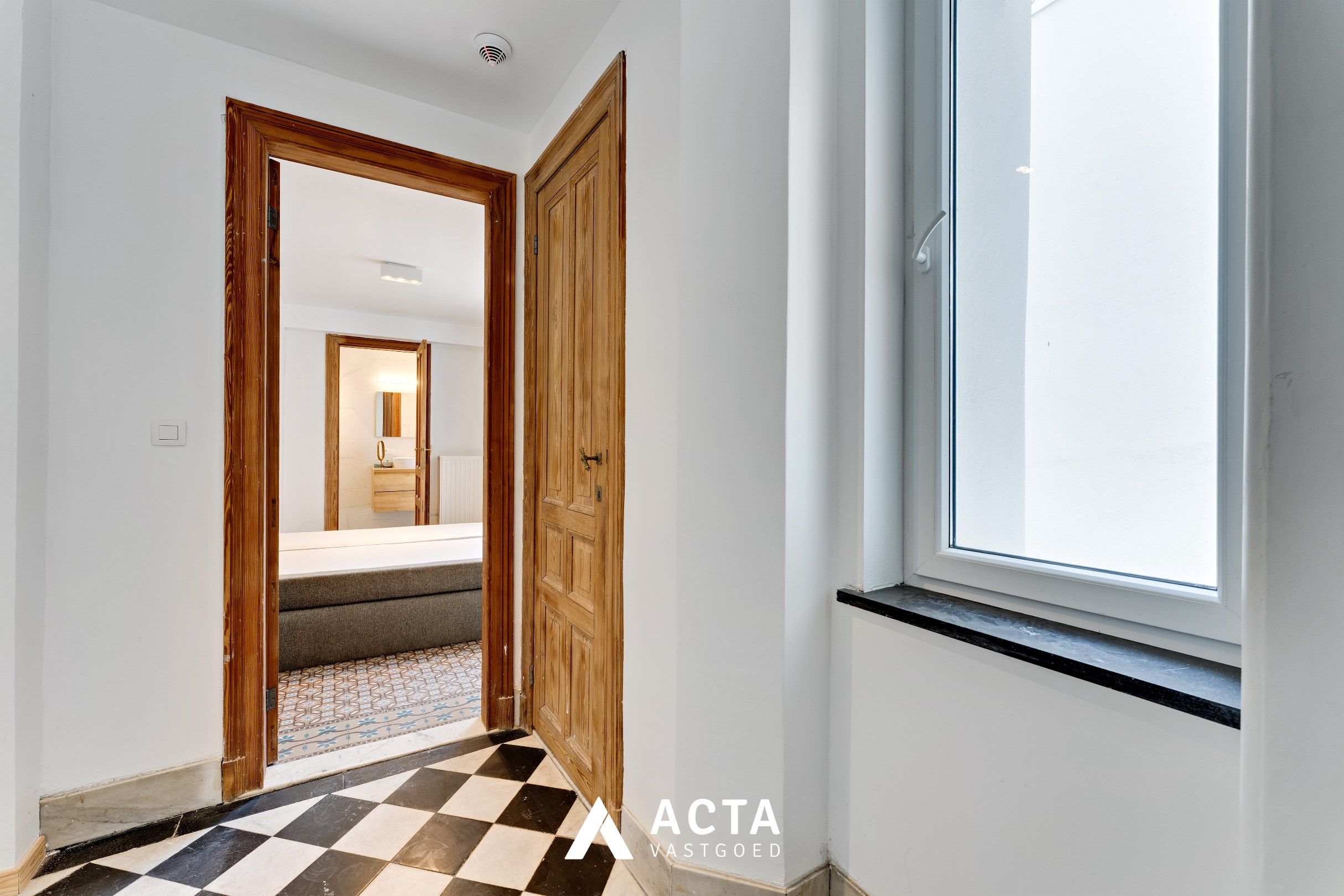 Opbrengsteigendom met vier vergunde appartementen in het centrum Oostende! foto 9