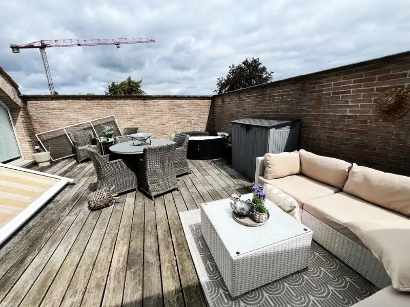 Ruim luxe appartement/duplex met garage! foto 18