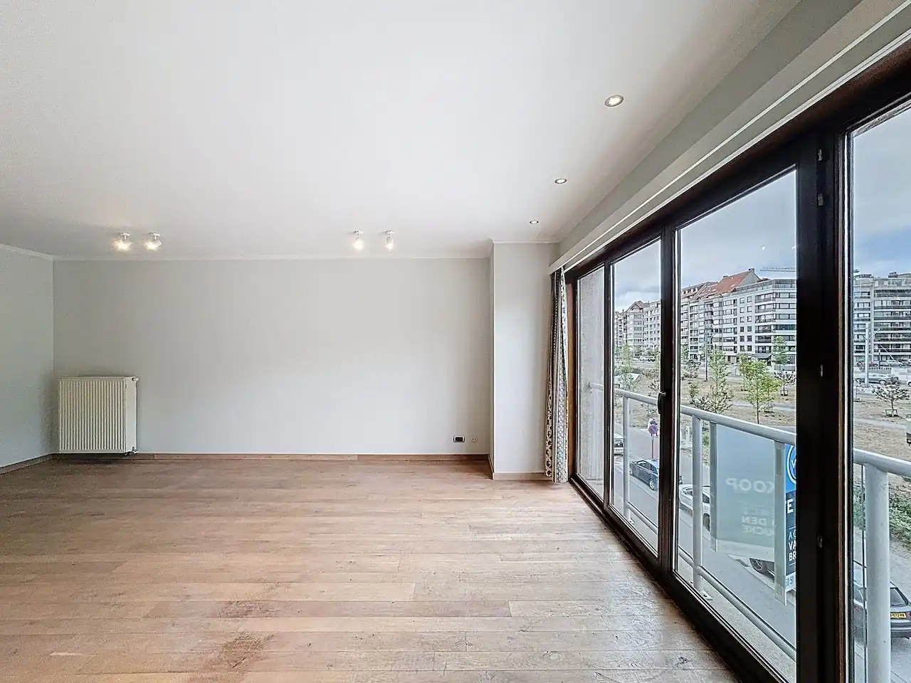 Ruim en lichtrijk appartement gelegen op de tweede verdieping van een goed onderhouden residentie foto 3