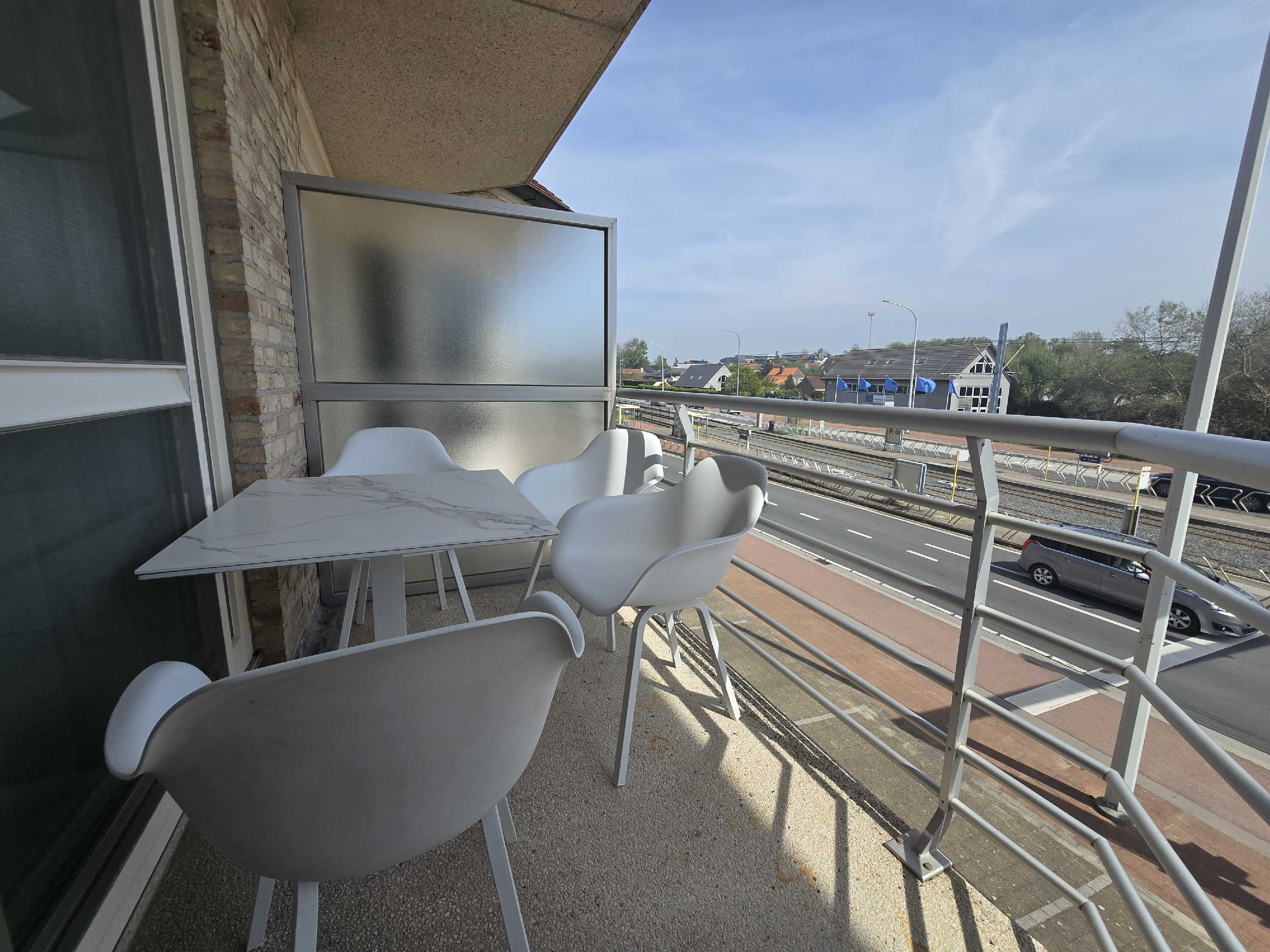 Ruim hoekappartement met zonnig terras te Groenendijk foto 3