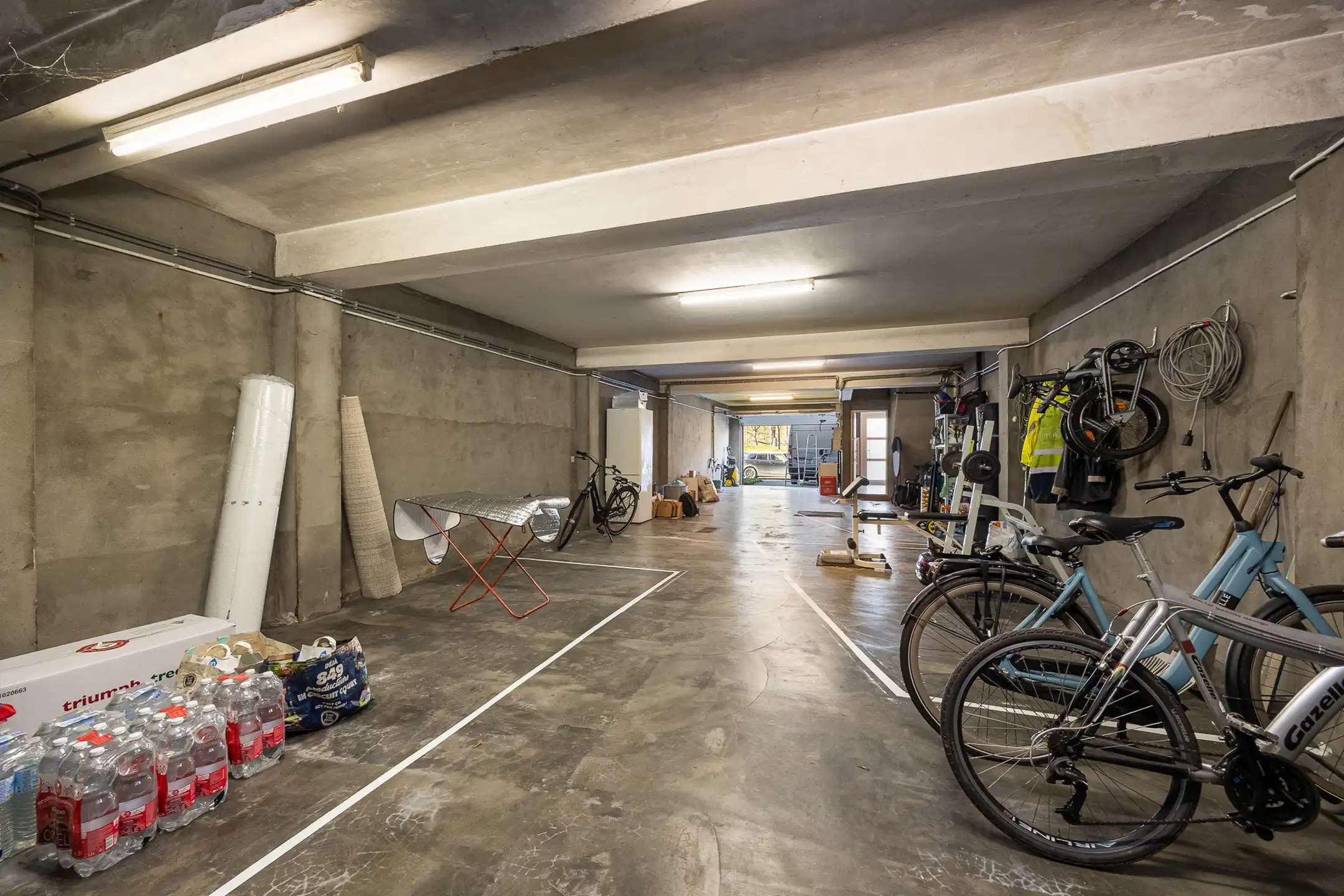 Uniek opbrengsteigendom op top locatie (3 app + 3 parkings) foto 33