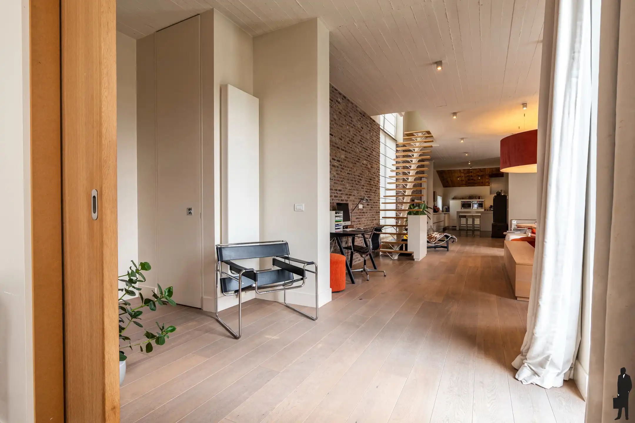 Unieke villa met zwembad, 4 slpk en zuidgerichte tuin foto 4