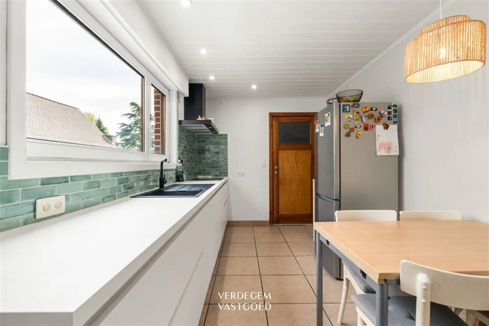 Centraal gelegen woning met heerlijke vibe, 3 slaapkamers en zuid tuin foto 9